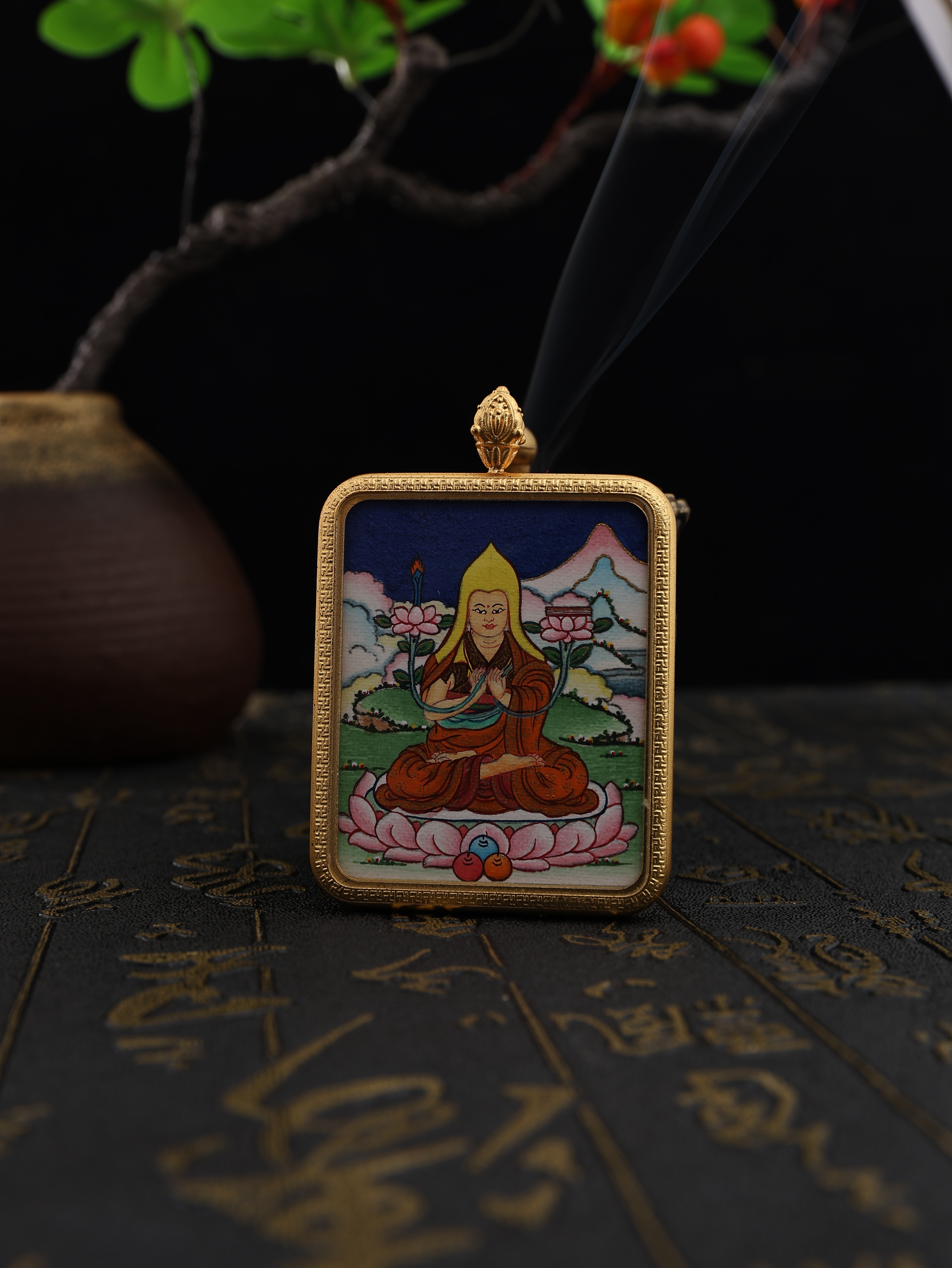 The Thangka paintings of Master Tsongkhapa are exquisite Specification image