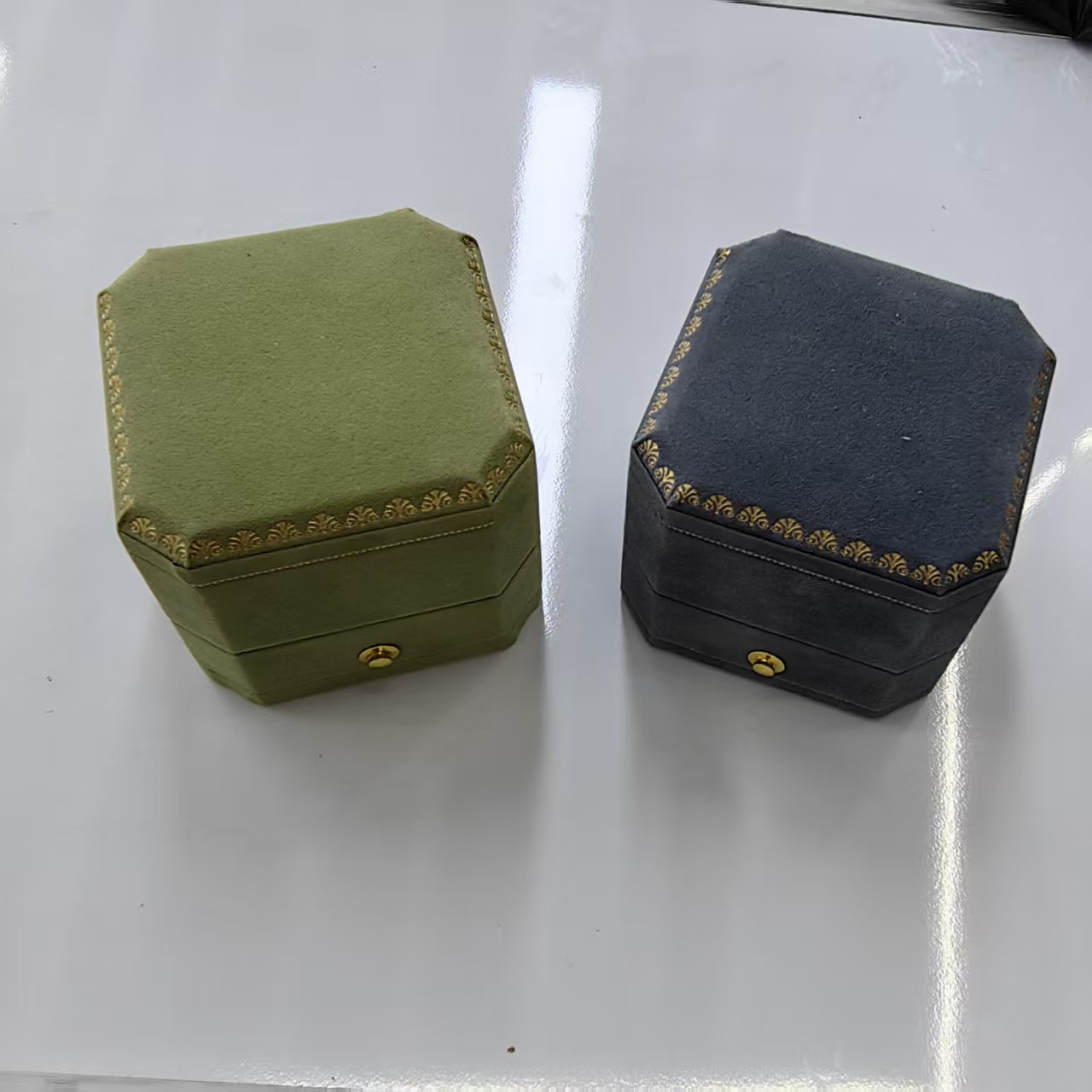Caja de joyas de gamuza rosa tarjeta de adornos caja de cordones de mano caja de joyas forrado caja de joyas de acrílico almacenamiento de joyas Application Scenario