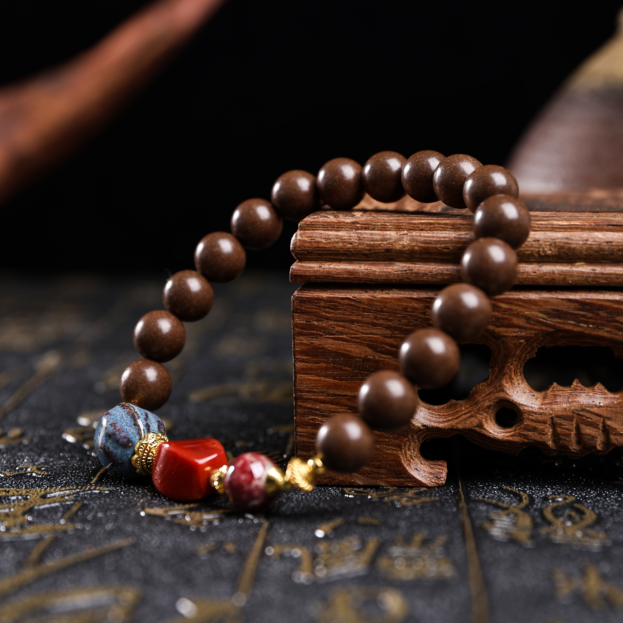 Dragon's Saliva bracelet details Picture