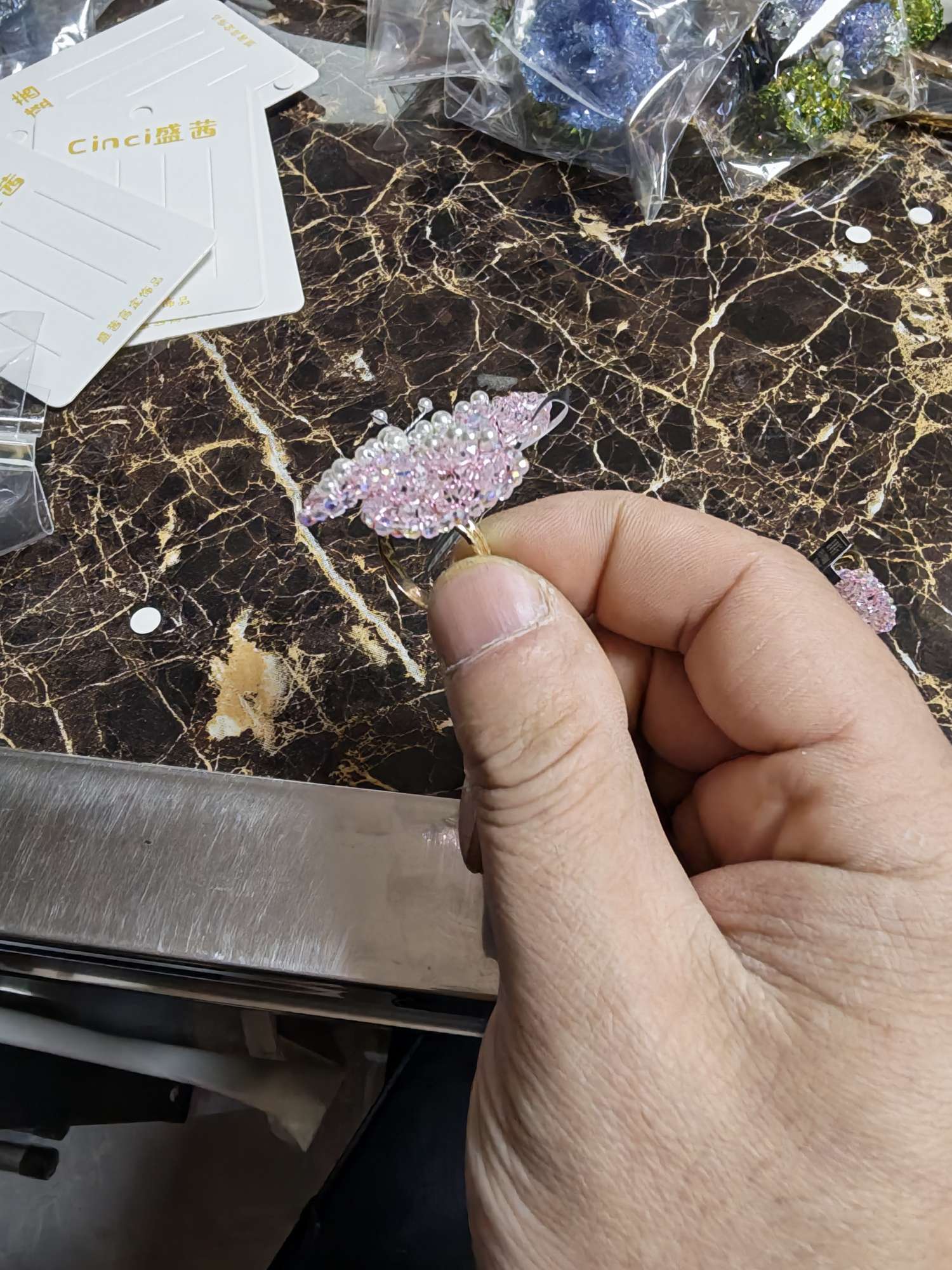 粉蝶系列半翅蝶戒指纯手工编织春首饰饰品蝴蝶发饰戒指细节图