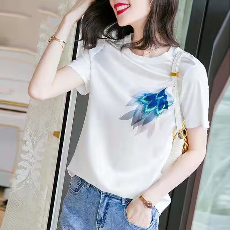 夏季时尚圆领短袖女显瘦气质百搭显瘦缎面拼接短袖修身显瘦 Item Picture