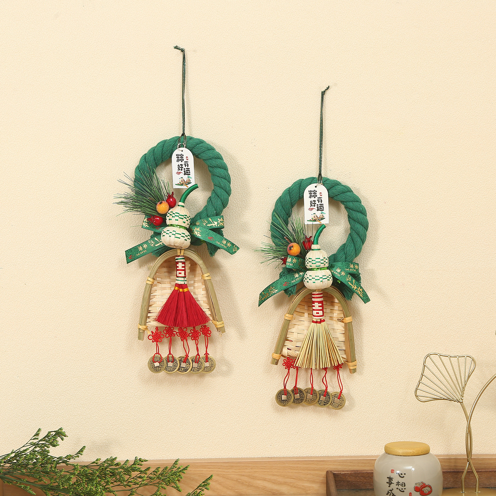 Fabric products, venue decoration props, shape cards, graduation happiness fluorescent knots, religious wind lanterns, balloon rolls, dot glue, Medieval period, graduation happiness bows, religious wind lanterns, medieval balloon rolls, dot glue details Picture