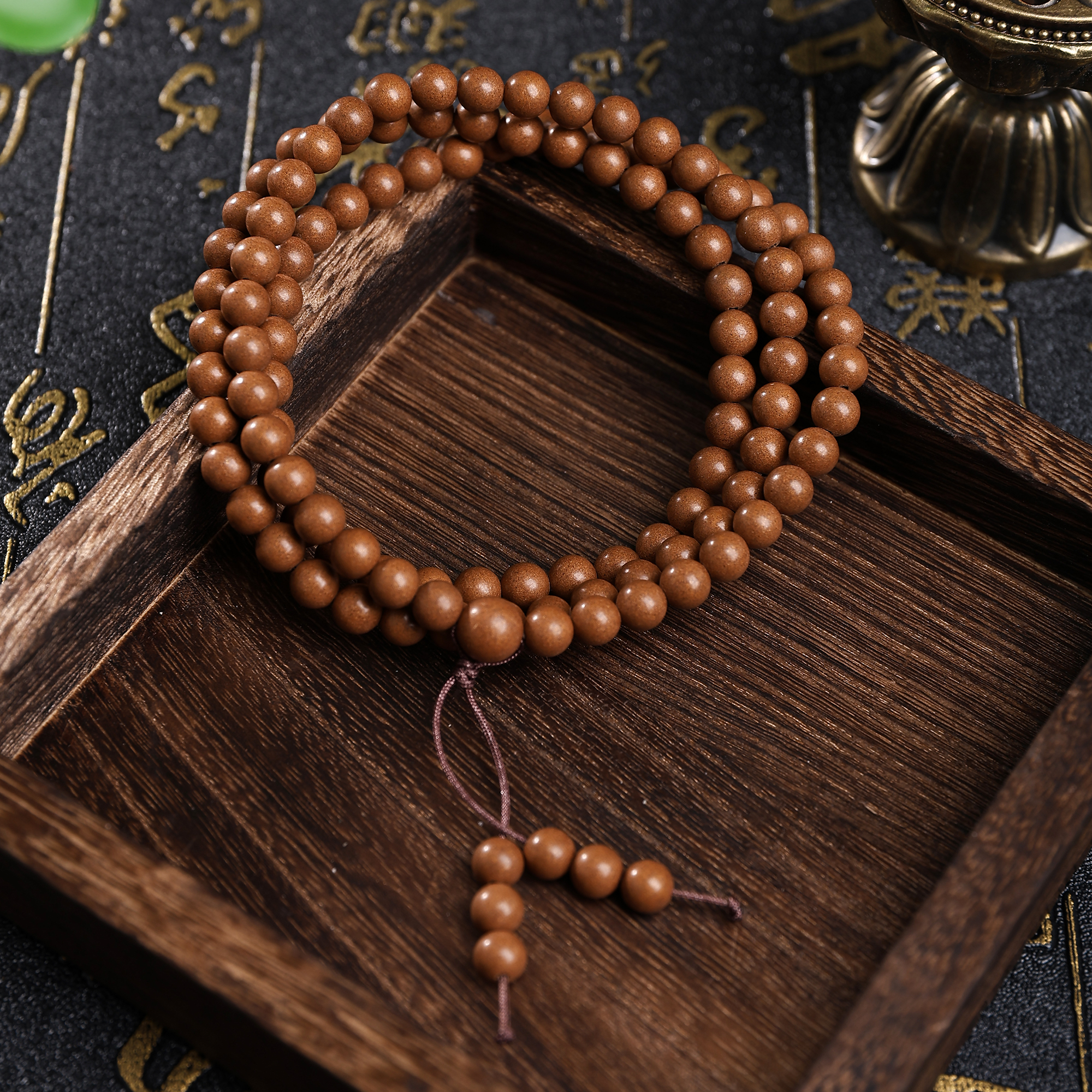 He Xiang Gu Ben Wan Ling Bracelet details Picture