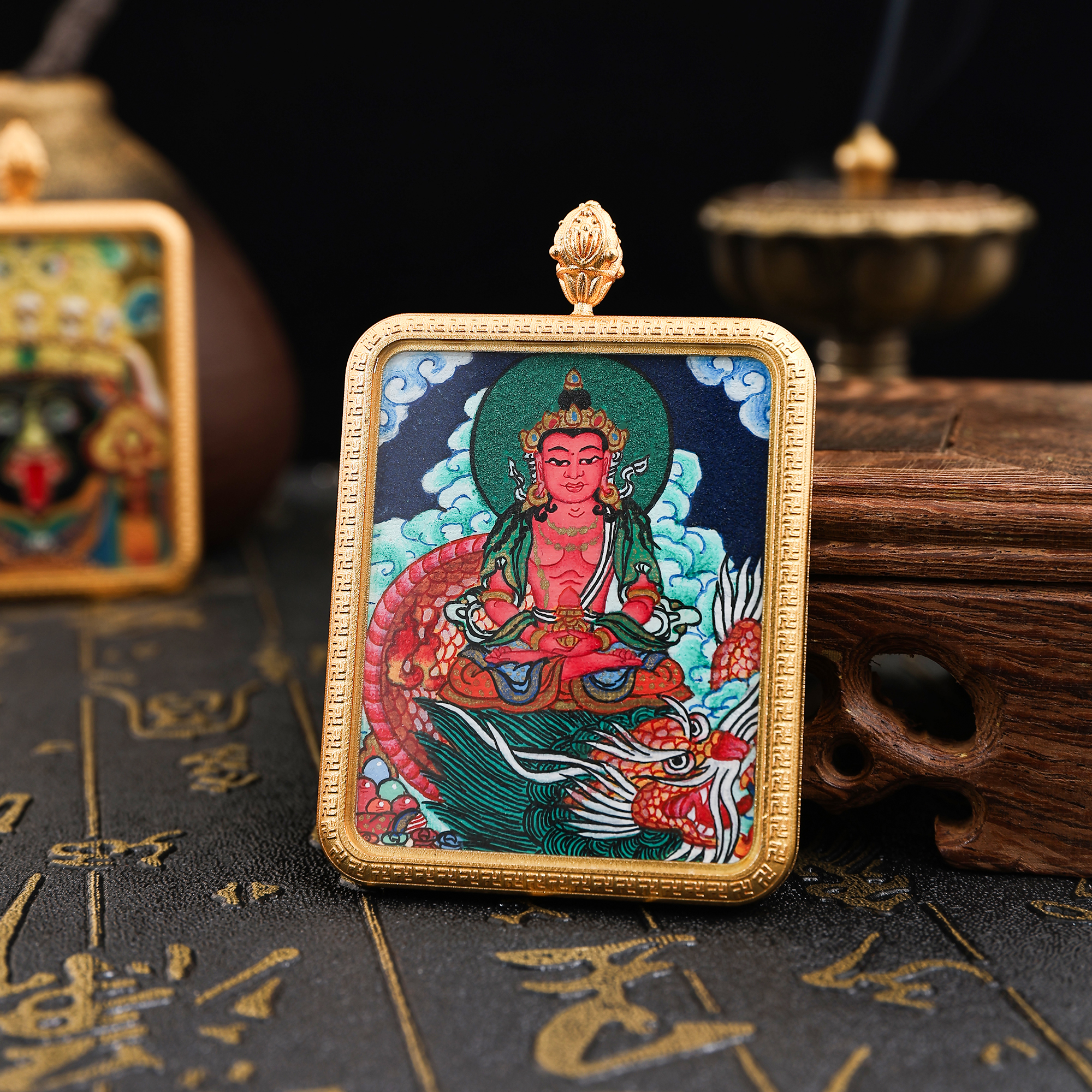 The paper Thangka of the Longevity Buddha is exquisite Application Scenario