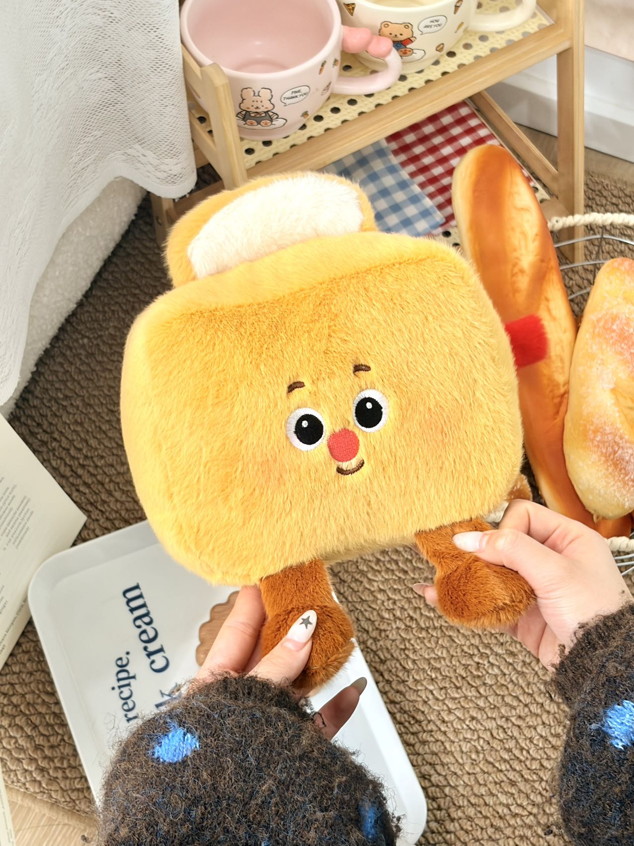 The energetic toast is so cute! Its round and chubby face feels soft and fufu when pinched, which is super stress-relieving. It's a plush toy for educational development Specification image