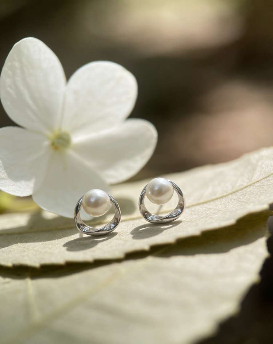 天然淡水珍珠s925银耳钉耳环饰品简约时尚设计产品图