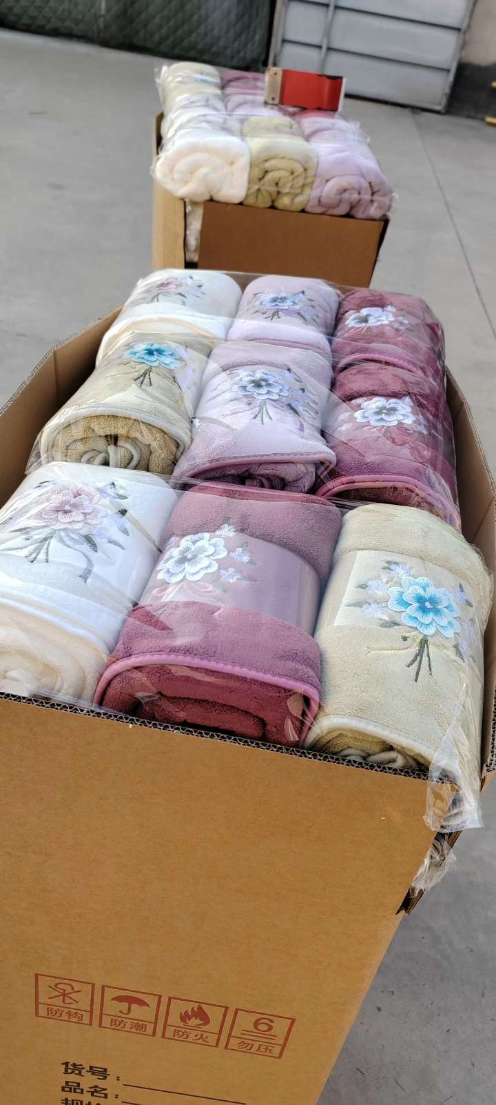 Xintianmiao Souvenir Towel Gift Box Soft and Absorbent Microfiber Home Gift 164143816 Specification image
