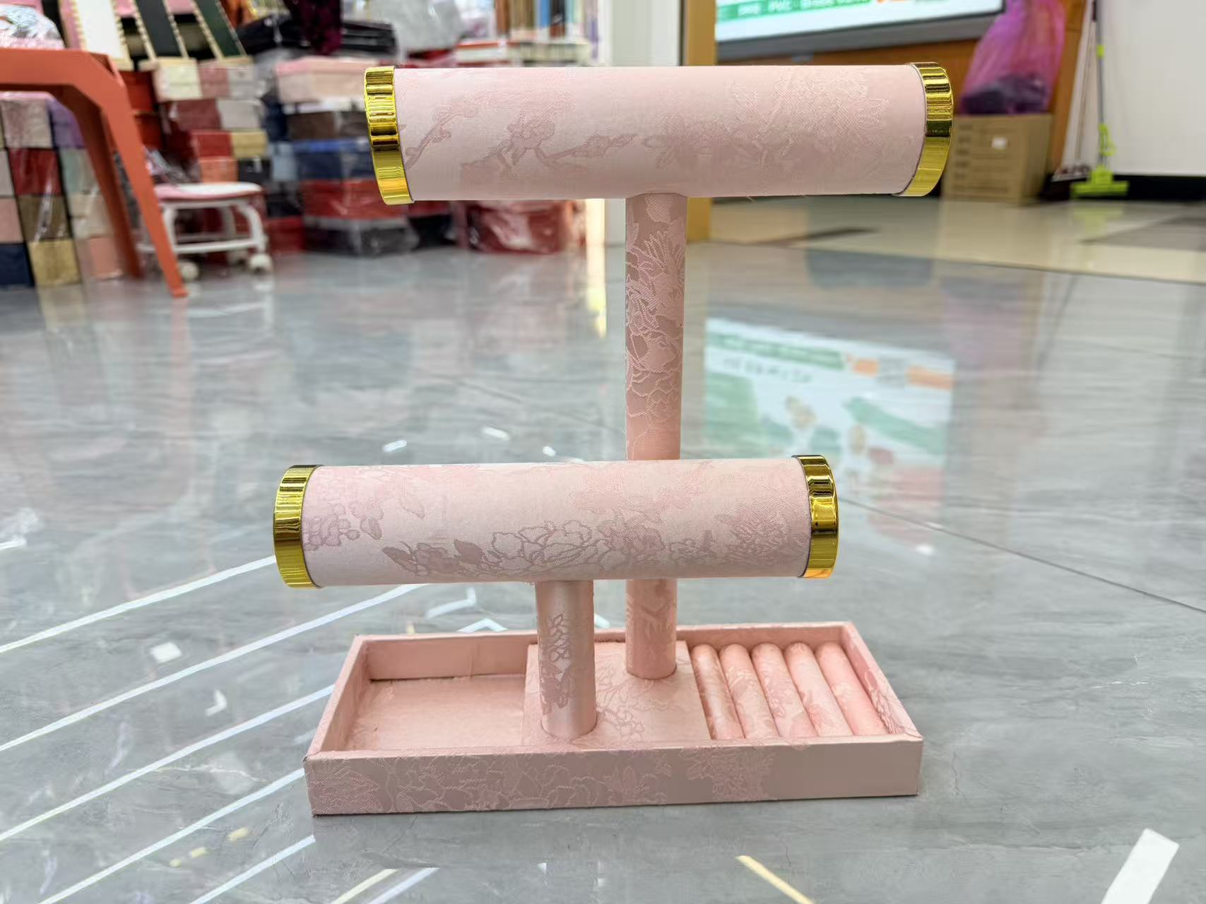 Pink patterned jewelry display stand, main storage display stand, shelf, model display stand, Dapeng display stand Item Picture