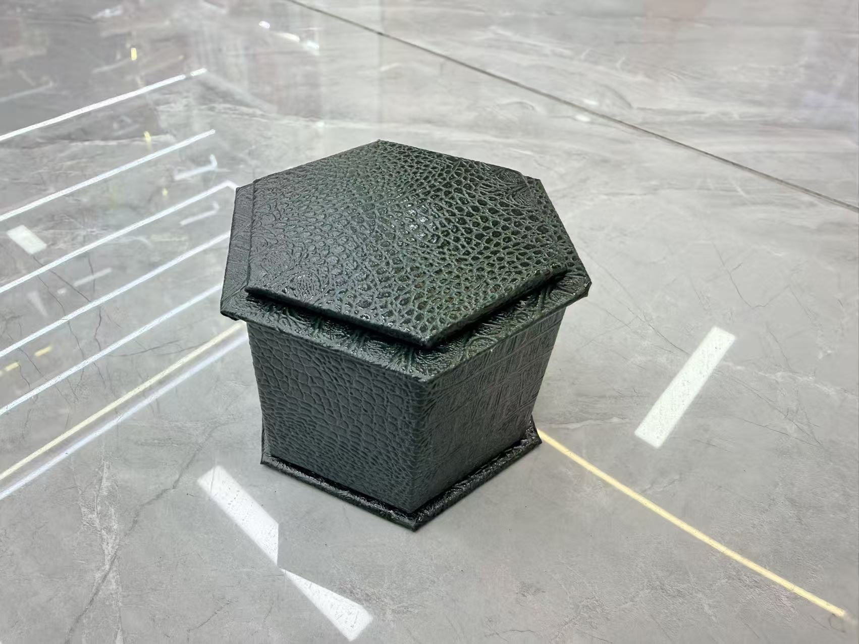 首饰盒/首饰盒内衬/透明珠宝盒/饰品/珠宝收纳白底实物图