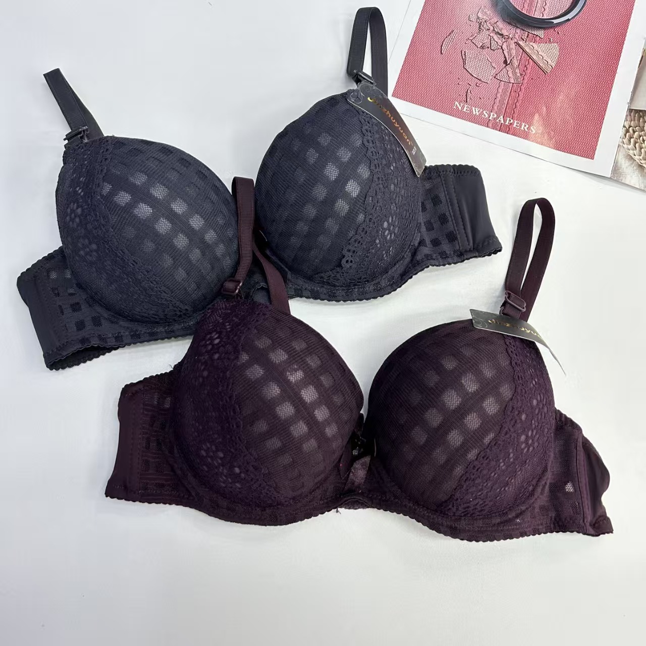 JZY-1917# Women's lingerie bras are exported to the Middle East and Africa. They are large-sized, thickened, striped and ribbed sex bras, QNI Application Scenario