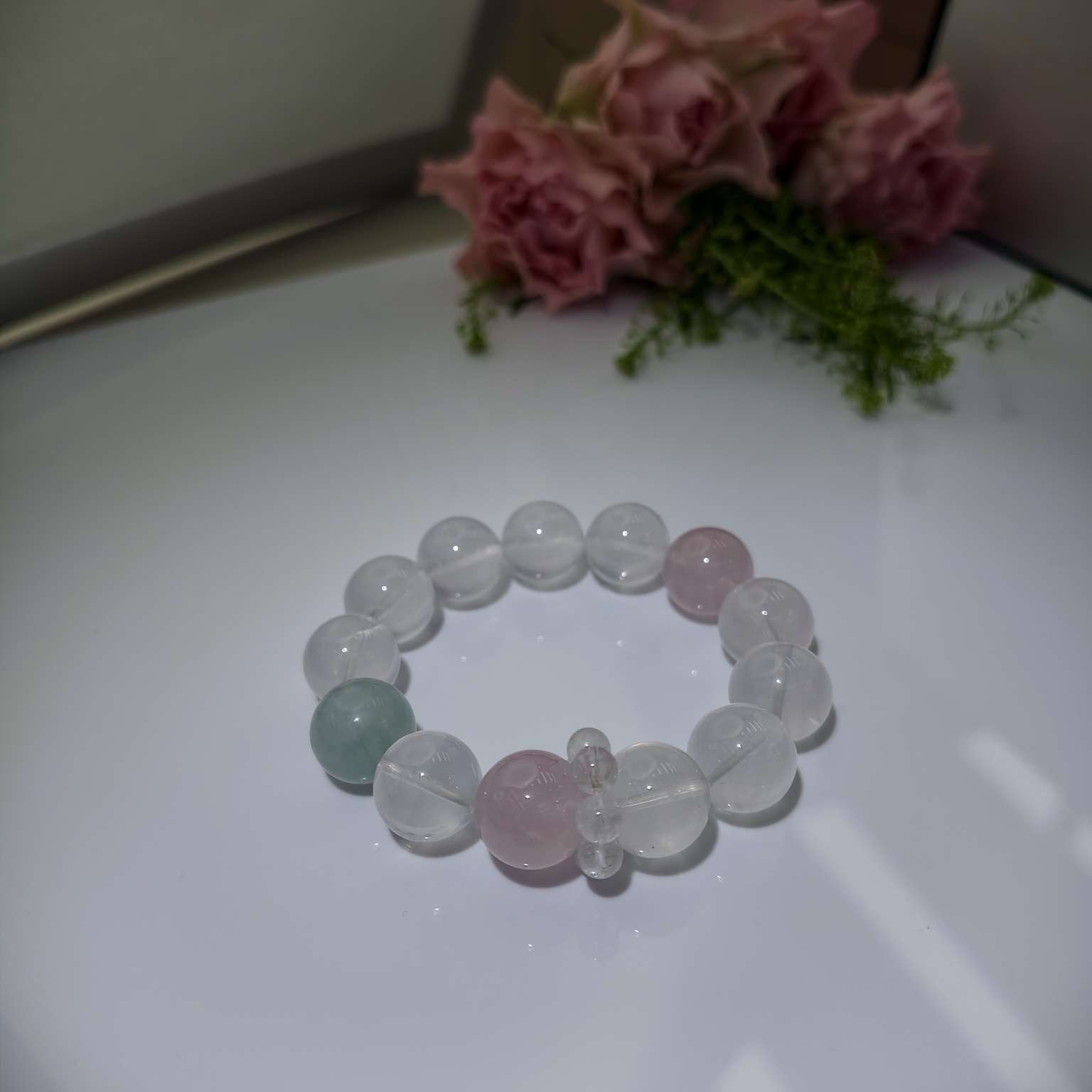 白幽灵粉水晶拉丝绿萤石水晶手串15+mm
白底实物图
