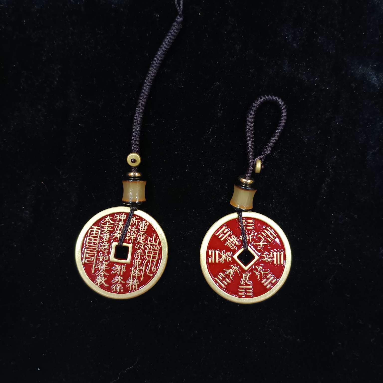 中公工艺铜红色山鬼钱钥匙扣包链细节图