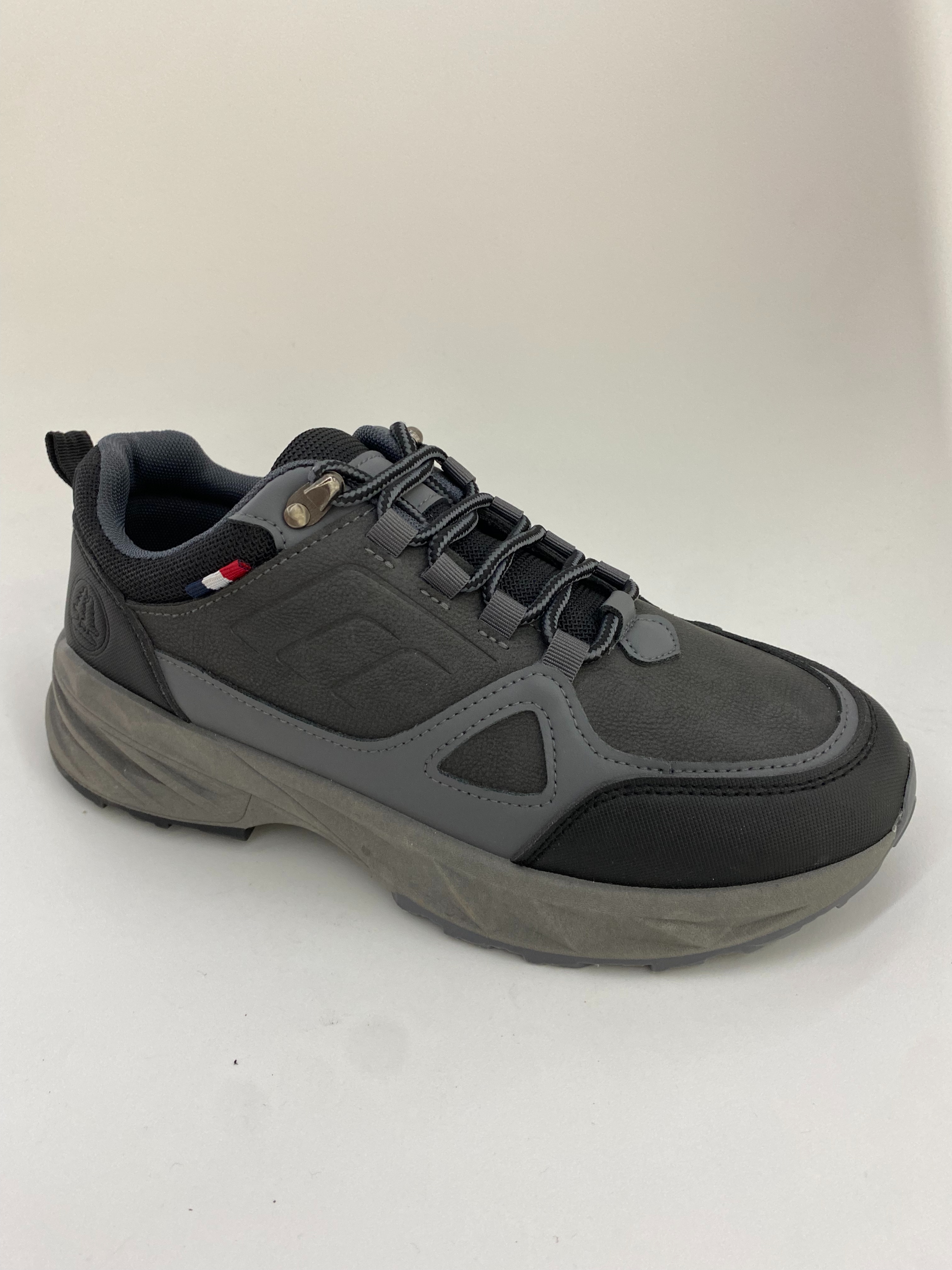 New professional hiking boots, outdoor sports anti-slip, wear-resistant, lightweight and comfortable hiking shoes full figure
