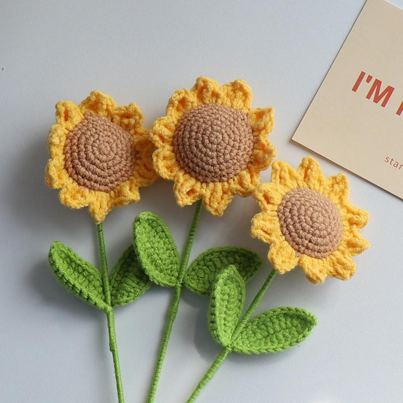 Hand-crocheted sunflower bouquets never wither. Sunflower Valentine's Day and graduation season gifts. Home decoration ornaments. Creative woven everlasting flowers in stock for wholesale Item Picture