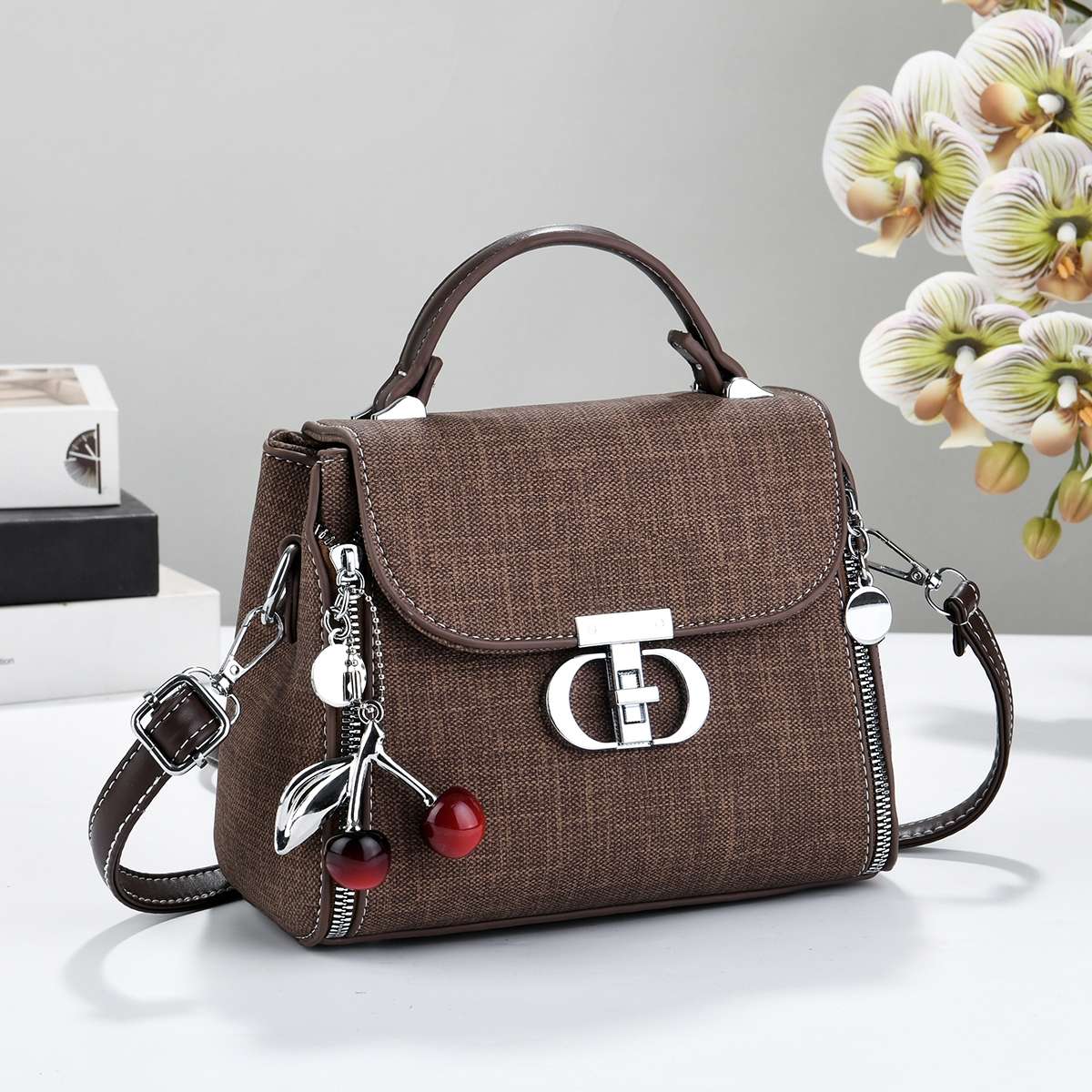 A high-quality women's sachet, a fashionable crossbody bag for women. PU women's high-quality sachet, a fashionable crossbody bag for women detail image 3