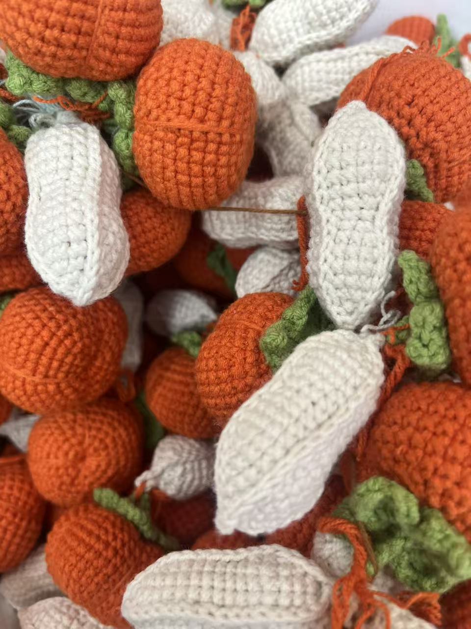 This handcrafted persimmon and peanut decorative item is a creative weaving pendant. It's a gift for moving into a new home and wedding. It's a realistic persimmon and peanut home decoration and a best-selling gift for festivals details Picture