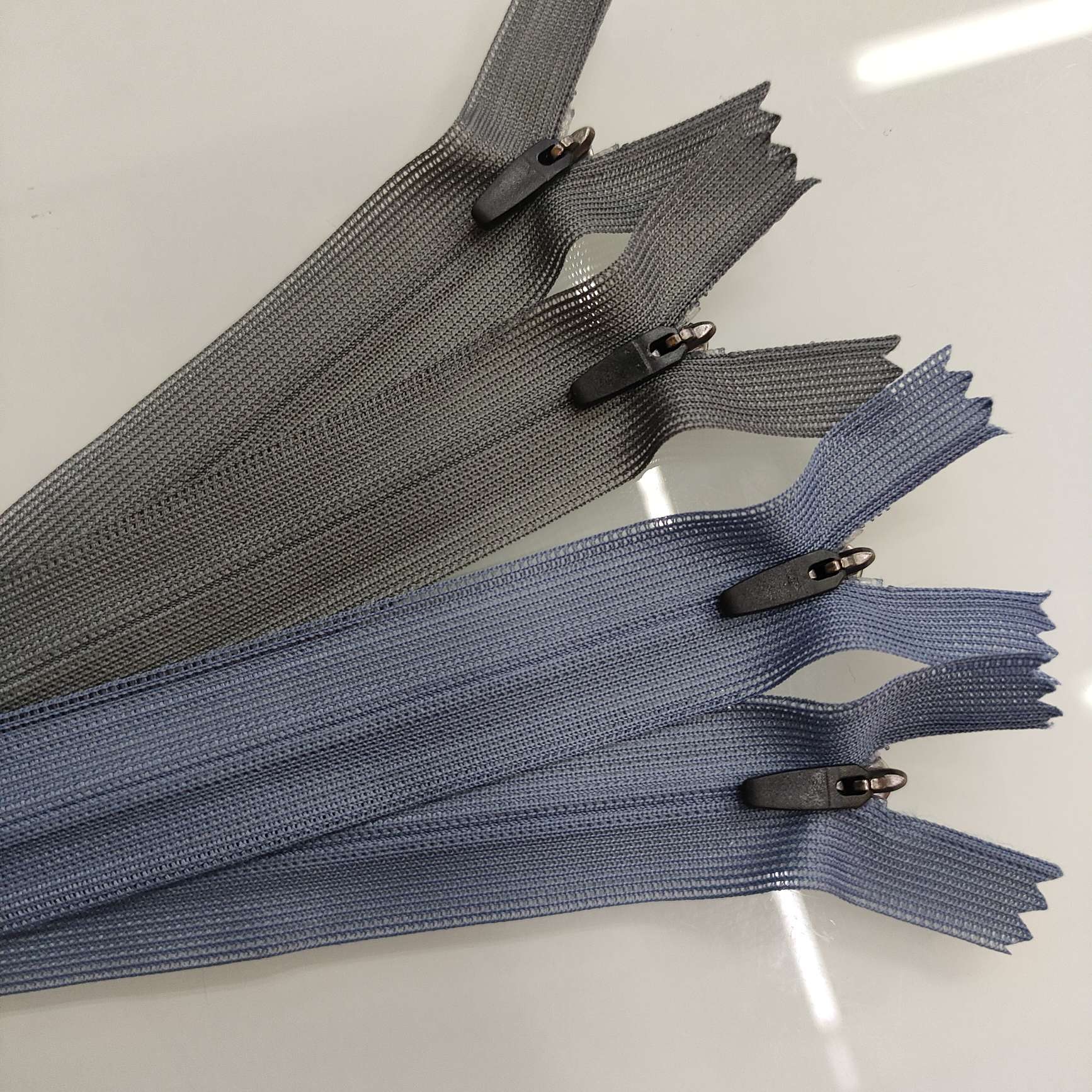 批发3号隐形拉链服装尼龙裤子抱枕裙子靠垫侧边闭尾布边隐形拉链