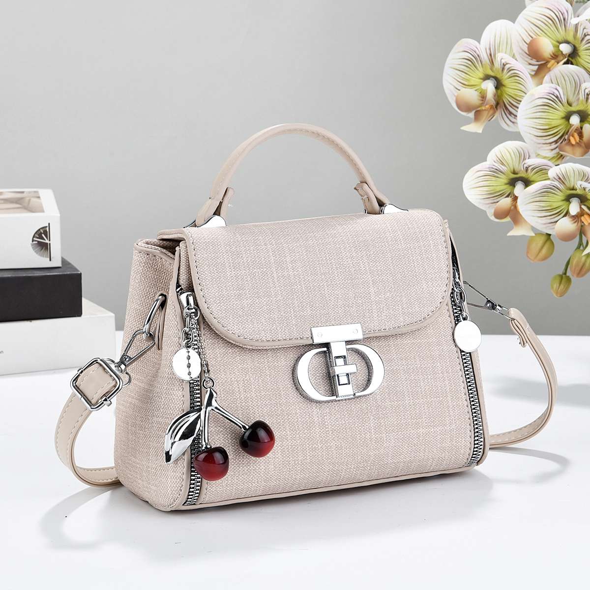 A high-quality women's sachet, a fashionable crossbody bag for women. PU women's high-quality sachet, a fashionable crossbody bag for women detail image 6