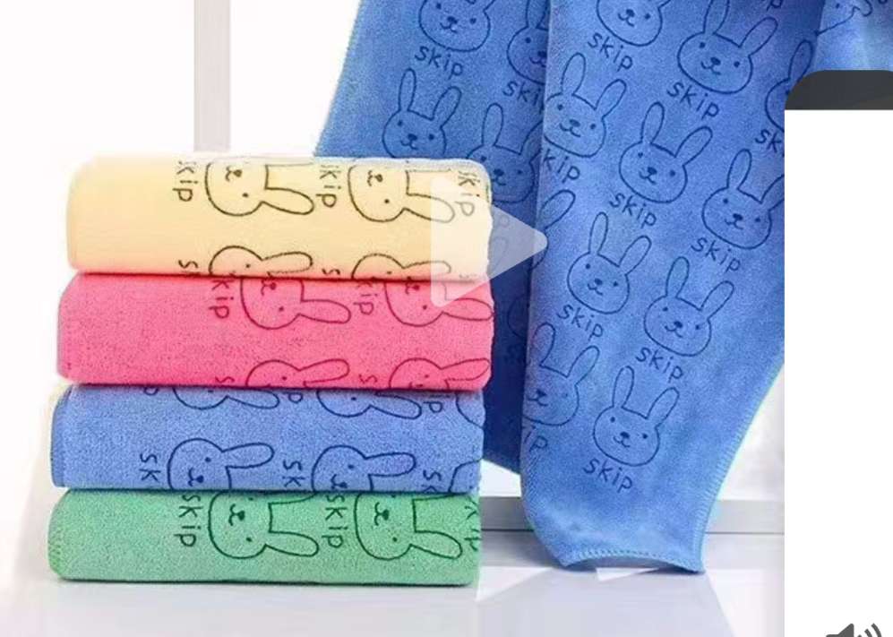 The towel gift box features high-quality, soft and highly absorbent towels as souvenirs detail image 4