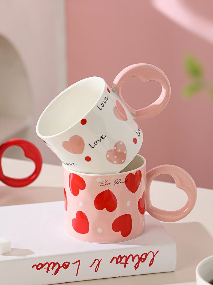 Summer couple's cute mugs, World Cup coffee cups, daily necessities cups, new ceramic heart-shaped mugs, one cup one color box, a great choice for souvenirs details Picture