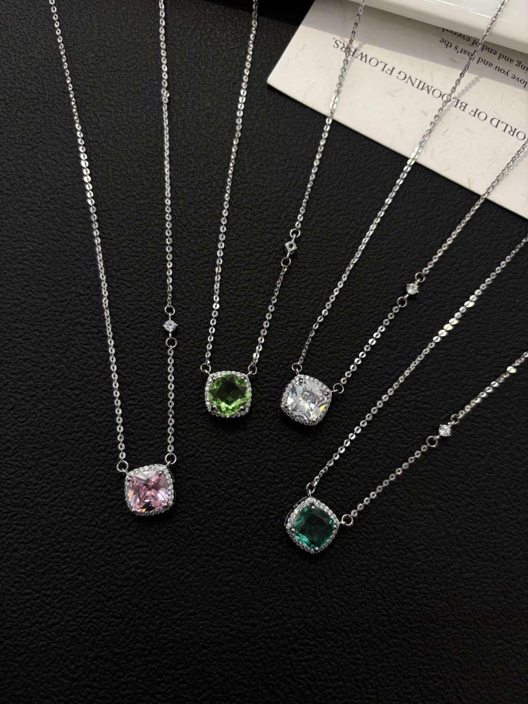 方糖玫瑰切彩色锆石锁骨链精致轻奢项链