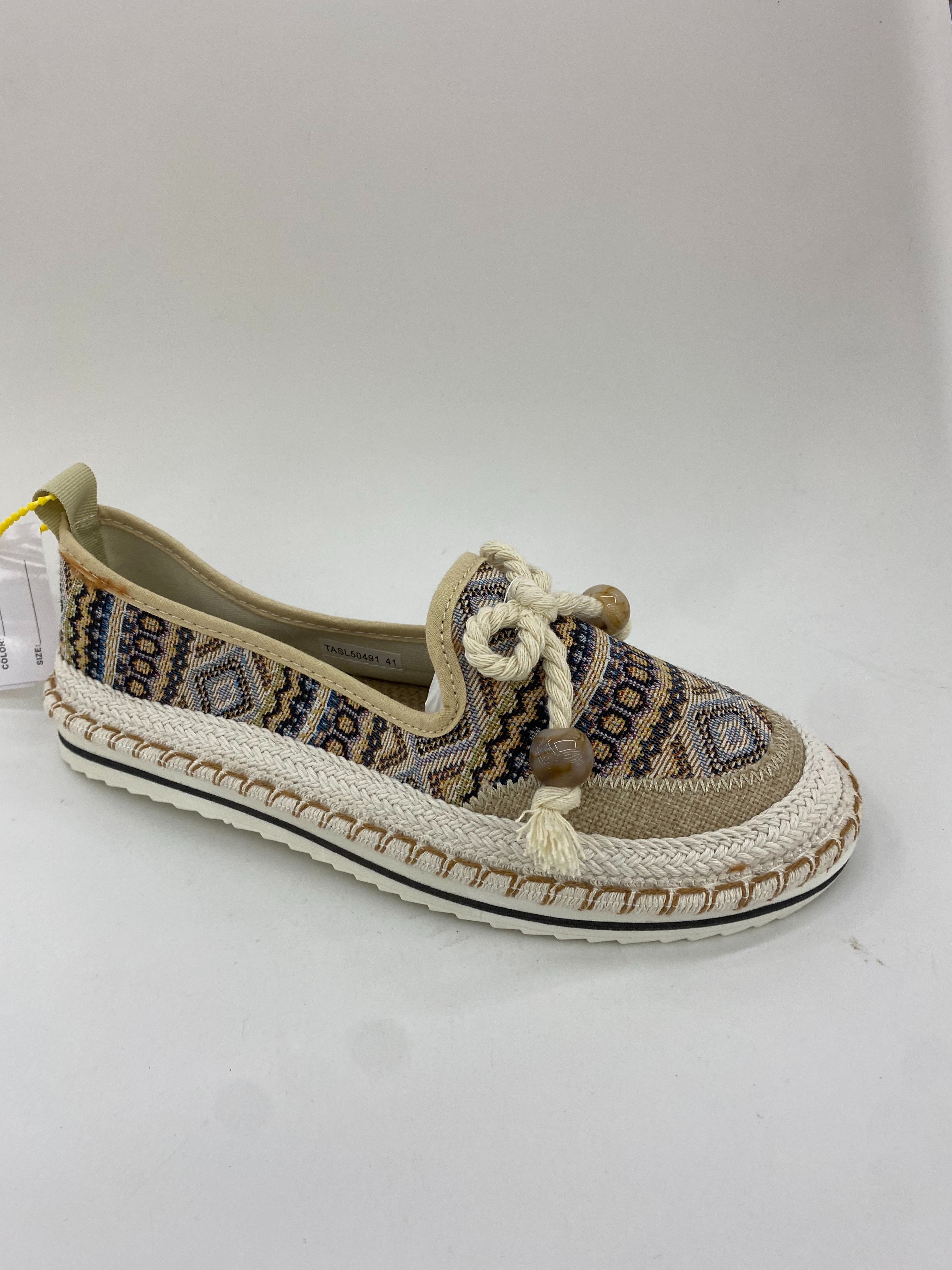 McQueen women's singles shoes, white thick-soled German training casual shoes, woven pattern board shoes full figure