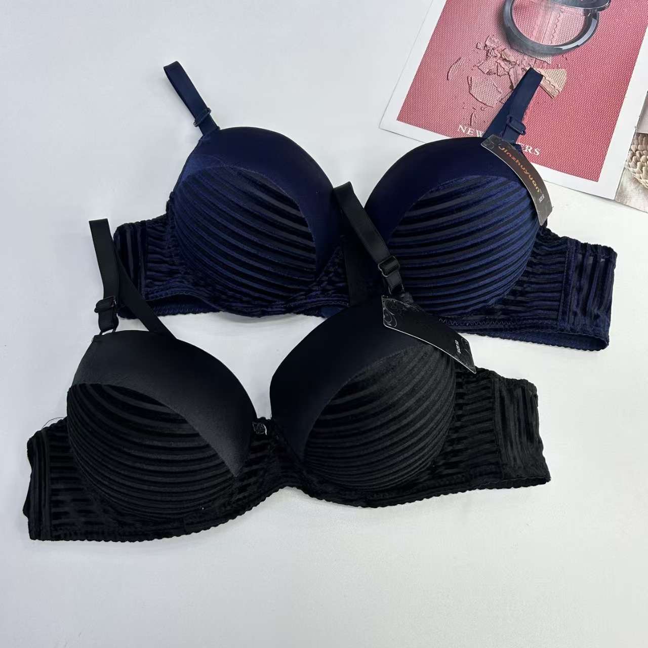 JZY-7729# women's underwear and bras for export to the Middle East and Africa. Large-sized, thickened velvet texture with steel rims, romantic bra QNI Item Picture