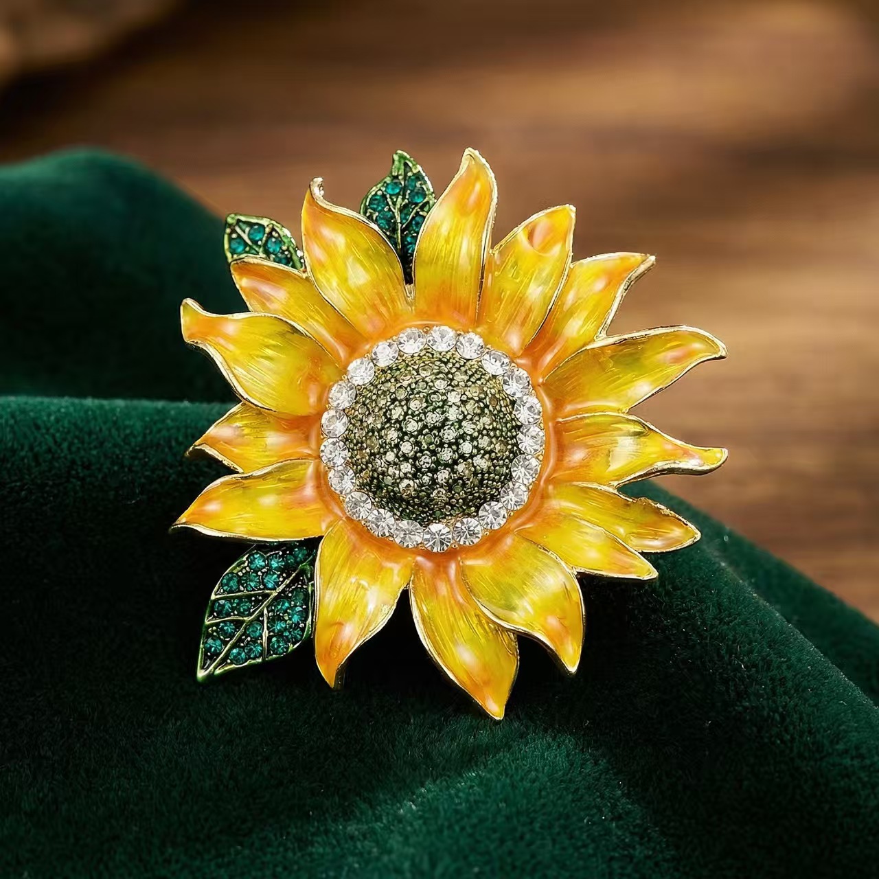 跨境时尚百搭可爱镶钻向日葵花胸针潮流个性气质外套开衫胸花别针详情3
