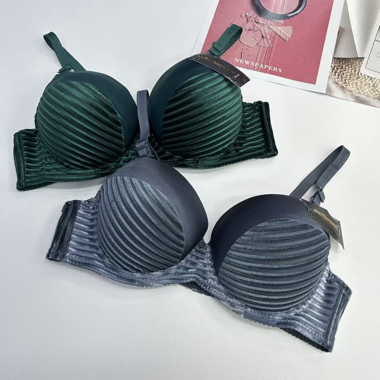 JZY-7729# women's underwear and bras for export to the Middle East and Africa. Large-sized, thickened velvet texture with steel rims, romantic bra QNI details Picture