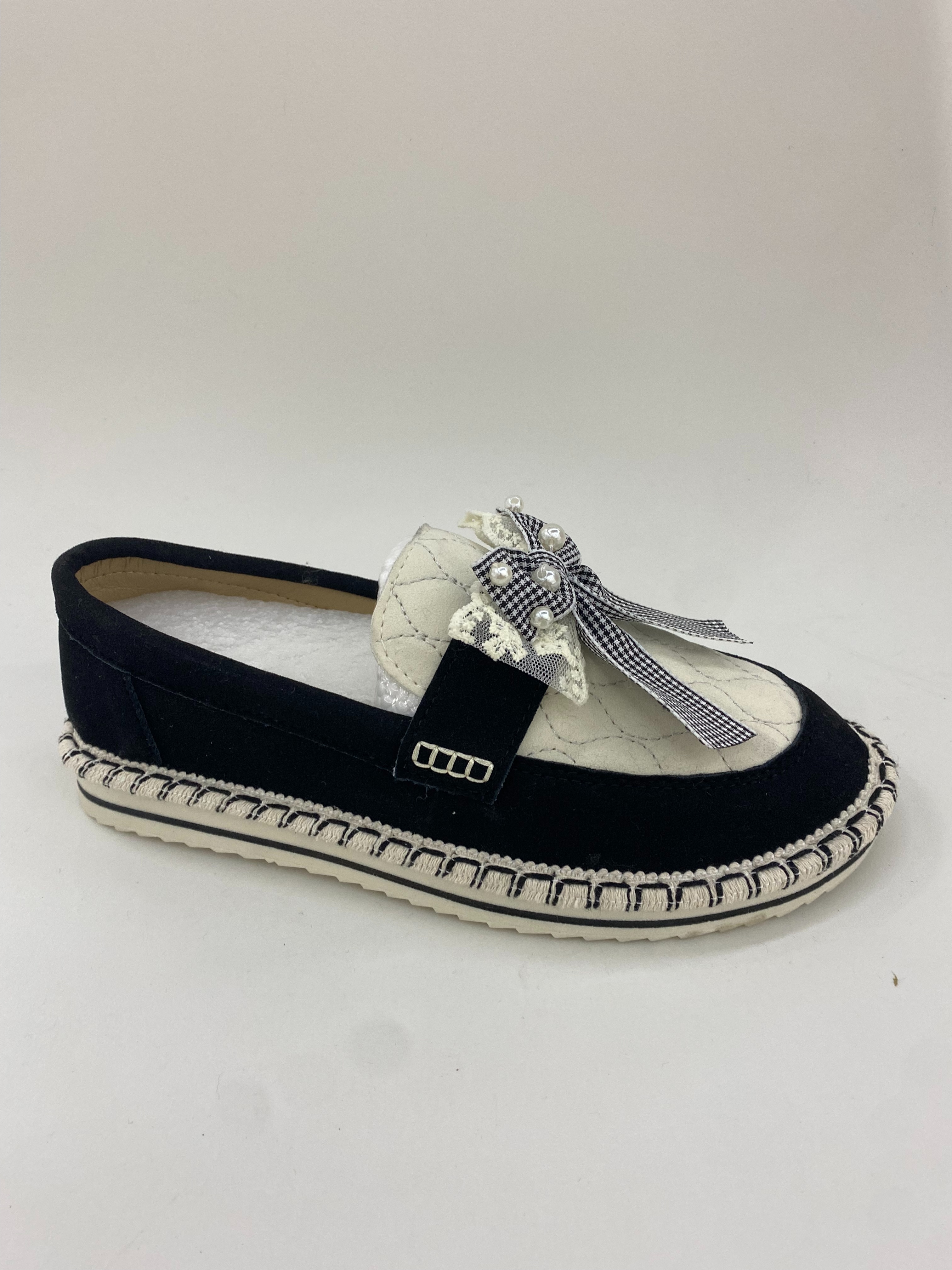 Women's shoes 2026 Korean version black suede flat casual shoes for women full figure
