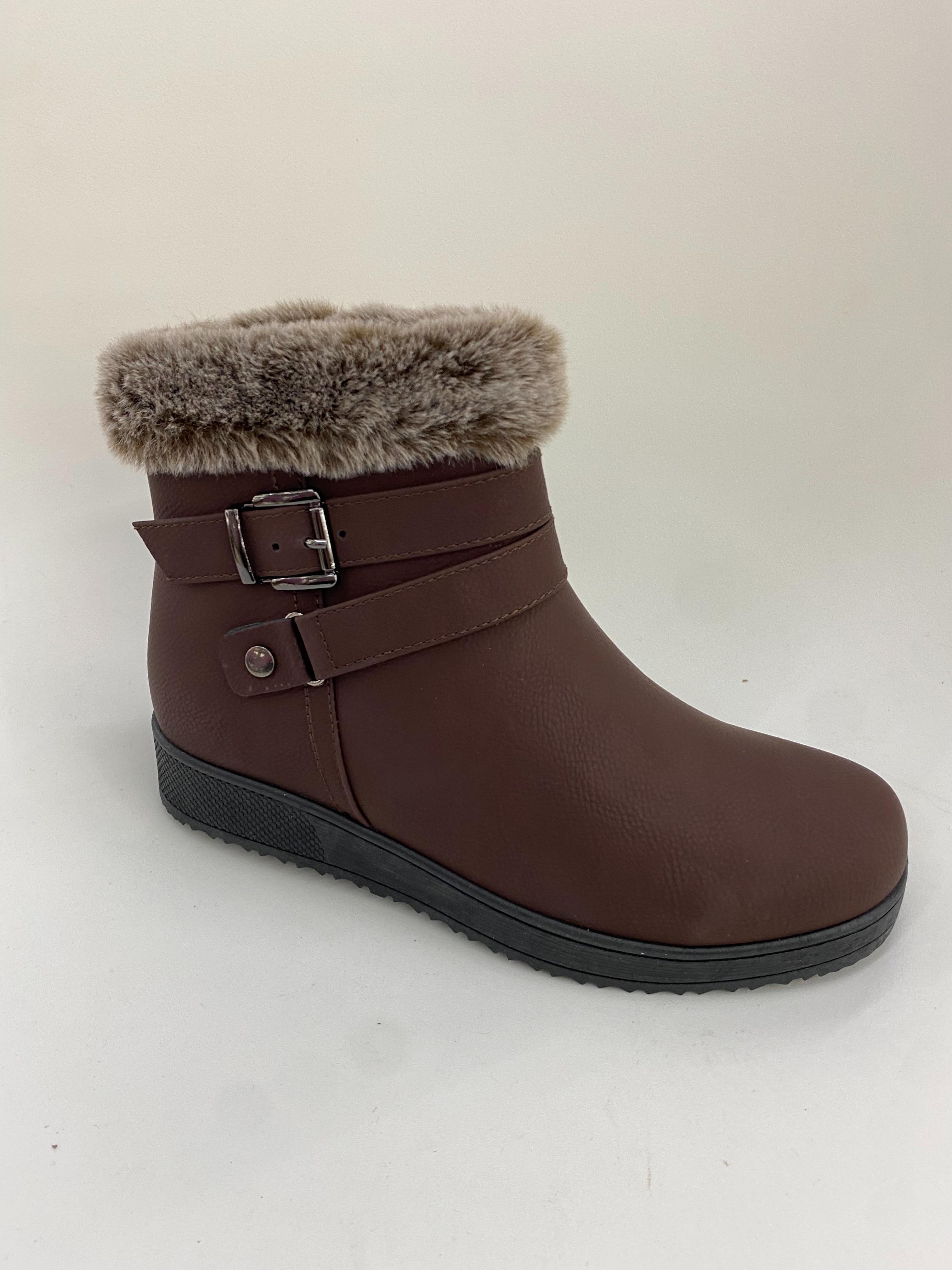 Brown plush ankle boots with a design sense, knitted warm boots that make you look taller full figure