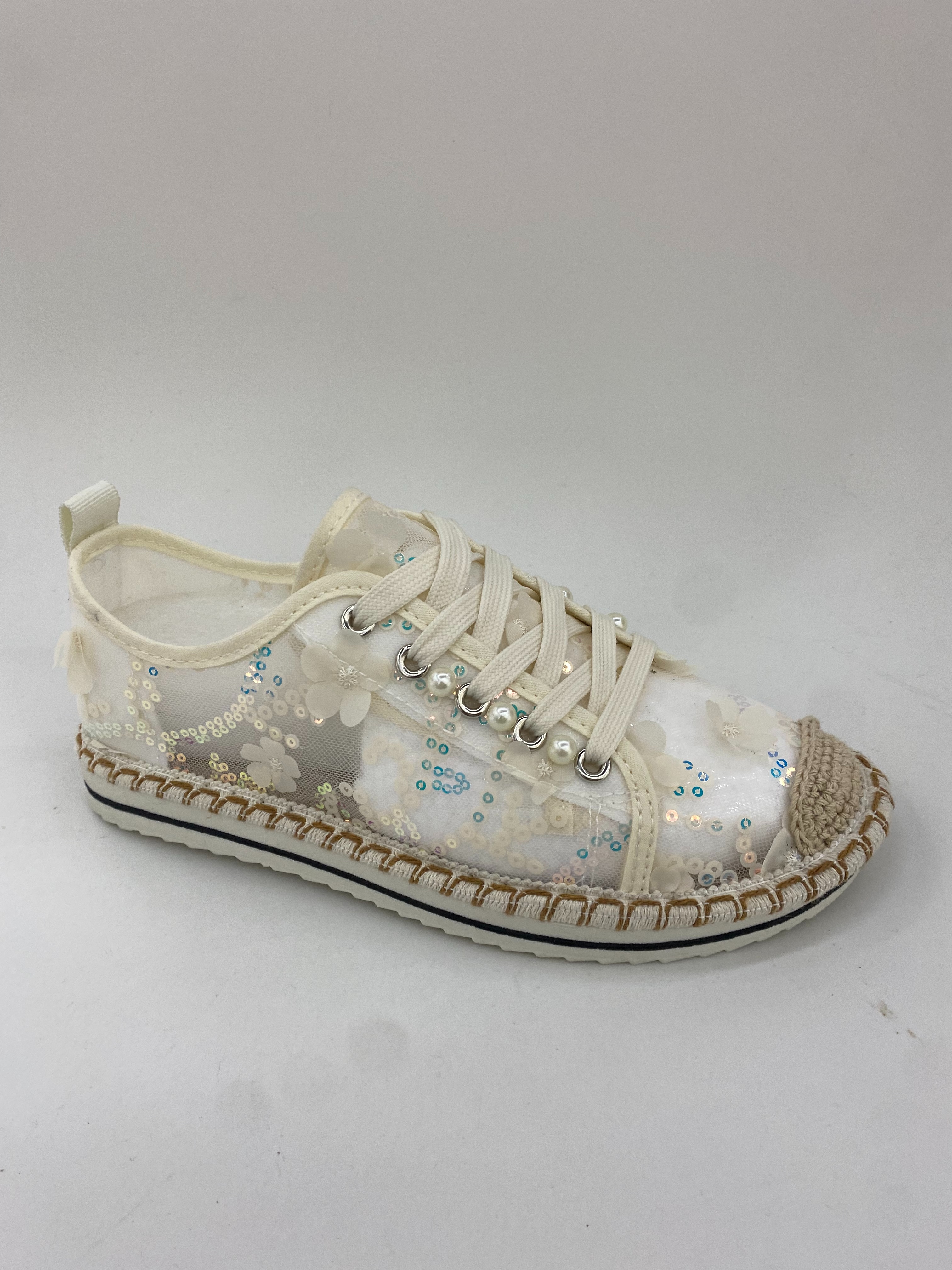 White transparent mesh decorated flower-patterned pearl shoes for women's casual shopping full figure