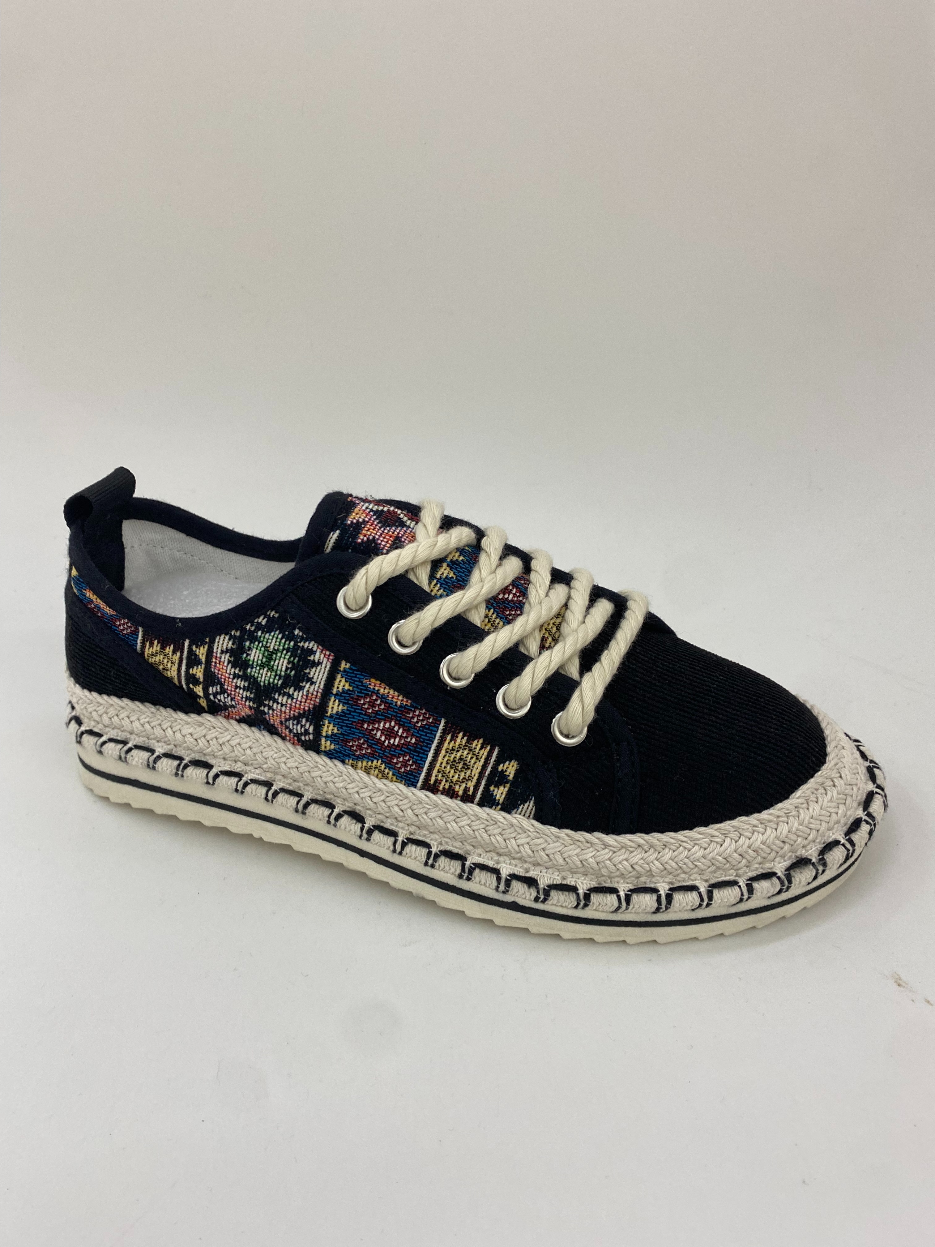 Men's summer casual slippers are comfortable, breathable, lightweight and shock-absorbing full figure