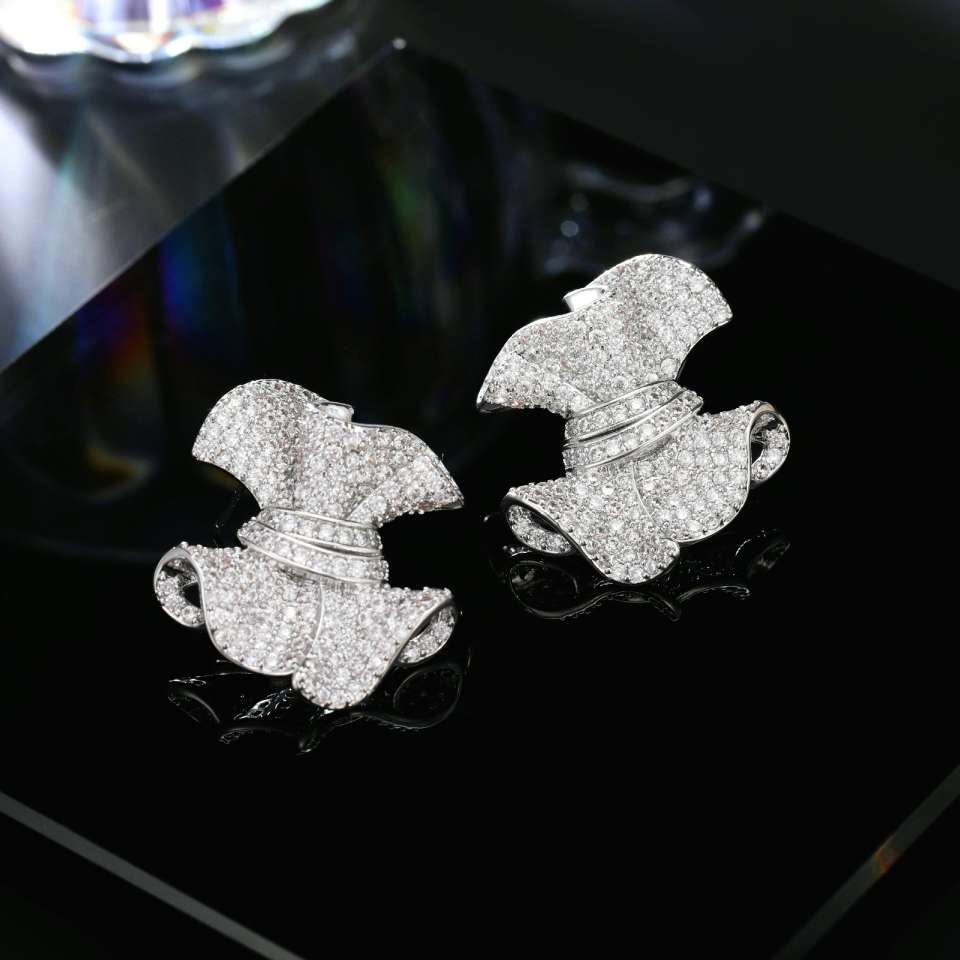New light luxury zircon elegant earrings for women, retro and high-end style, bow stud earrings, versatile earrings detail image 5