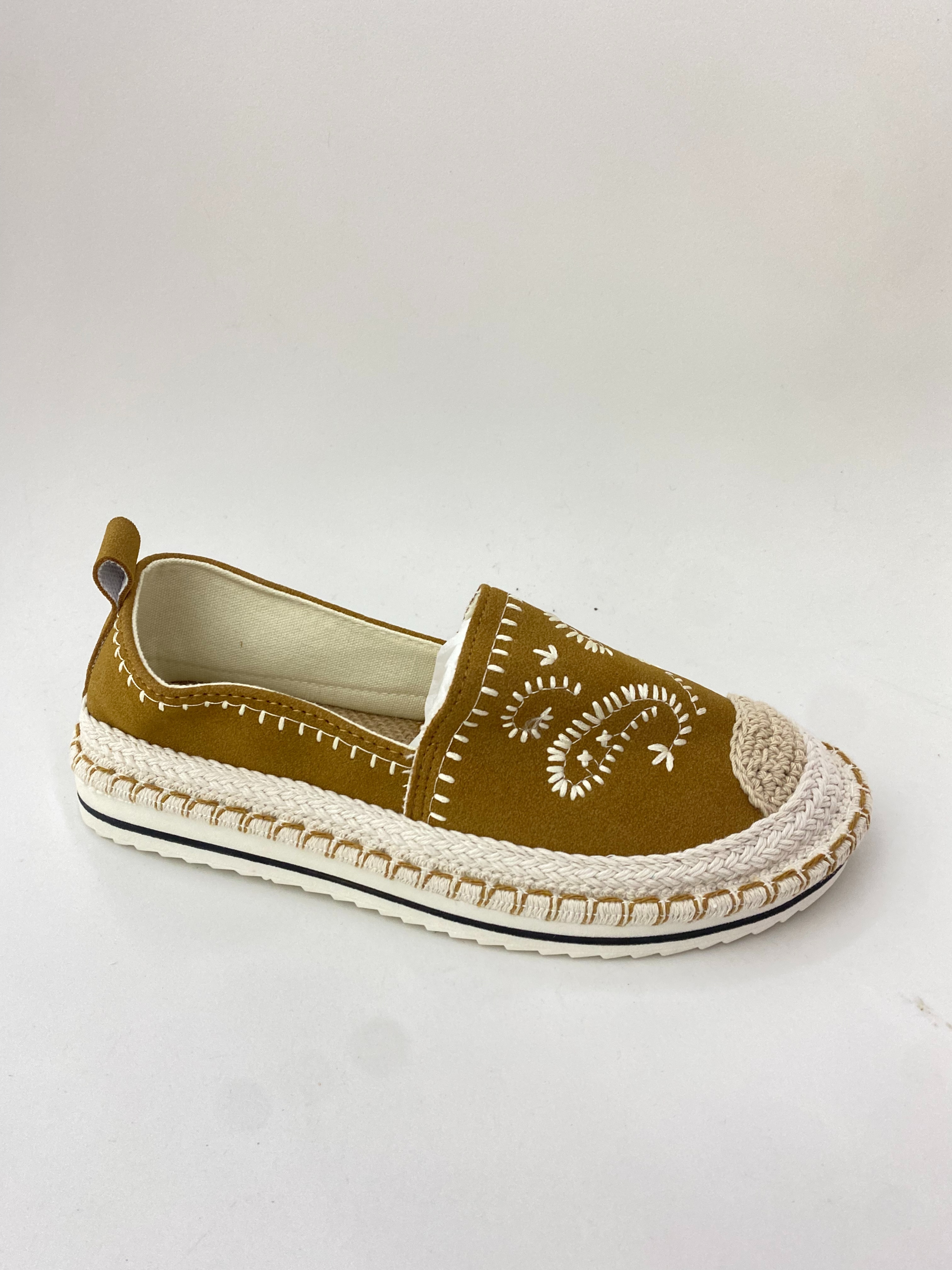 McQueen brown embroidered De Xun women's single shoes, white thick-soled casual board shoes full figure