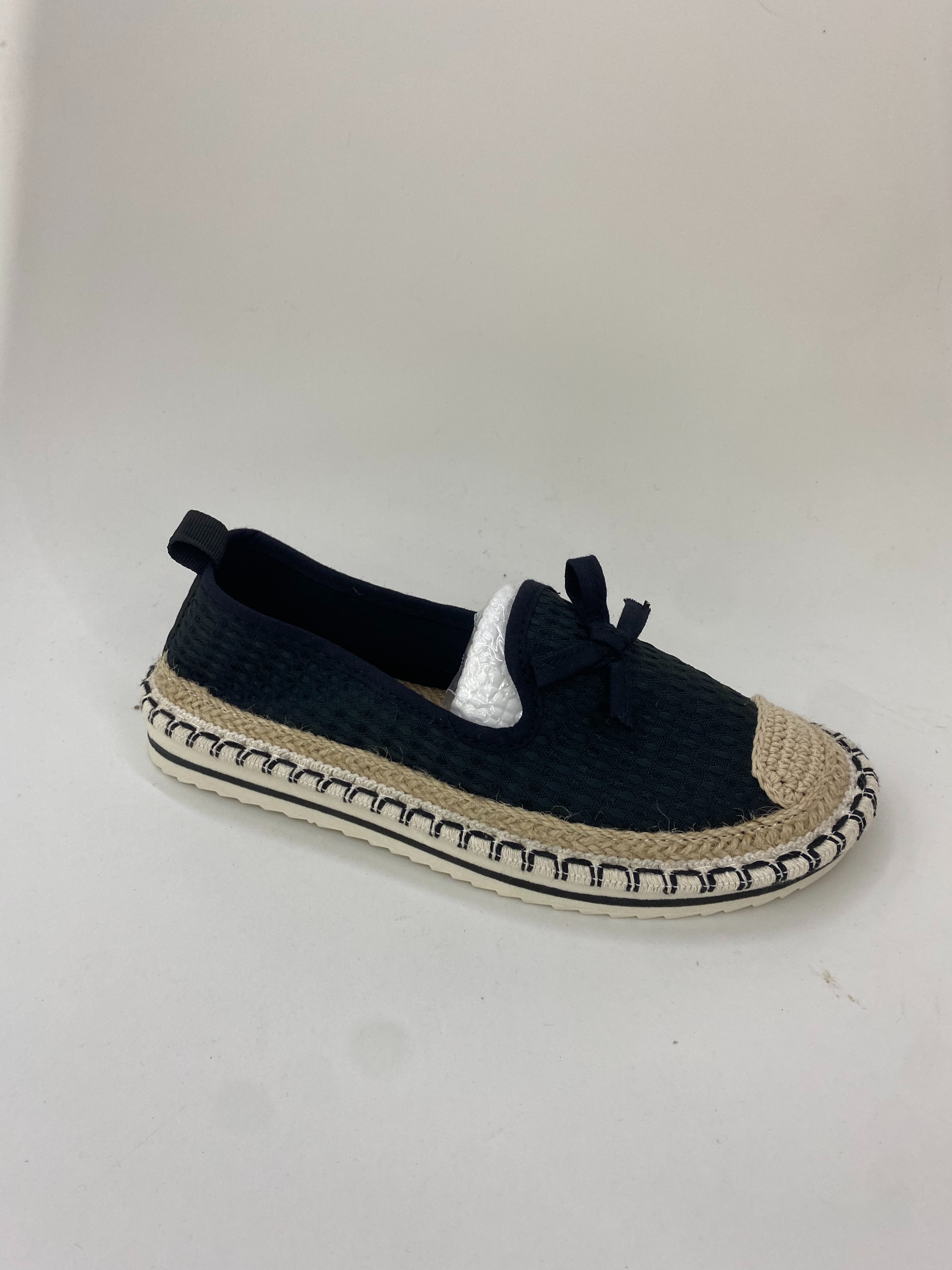 McQueen's women's single shoes feature a deep blue woven upper, a light-colored hemp rope sole, and a white thick-soled casual board shoe with bow decoration full figure