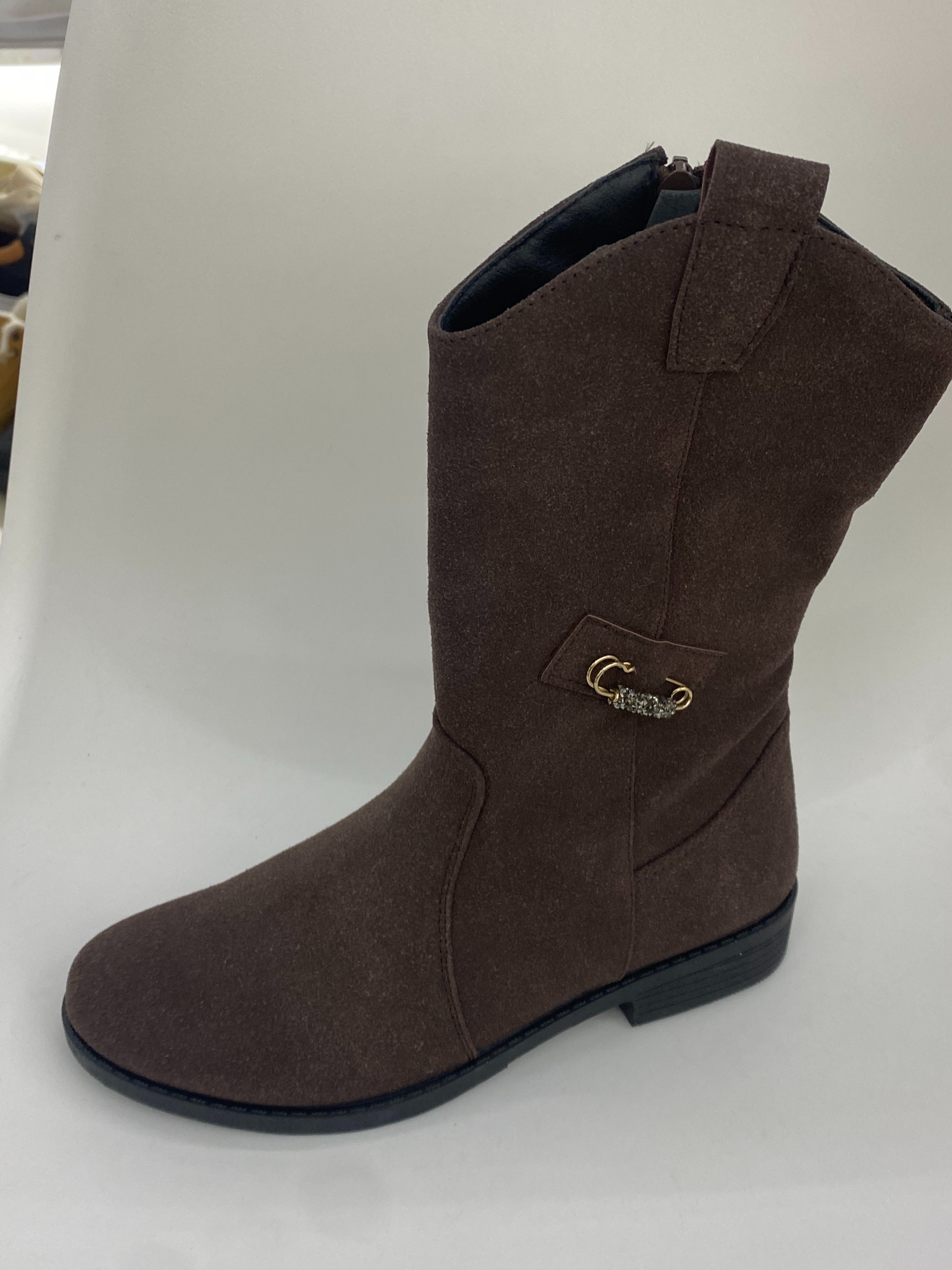 Brown knee-length design women's shoes, knitted slimming boots for women full figure
