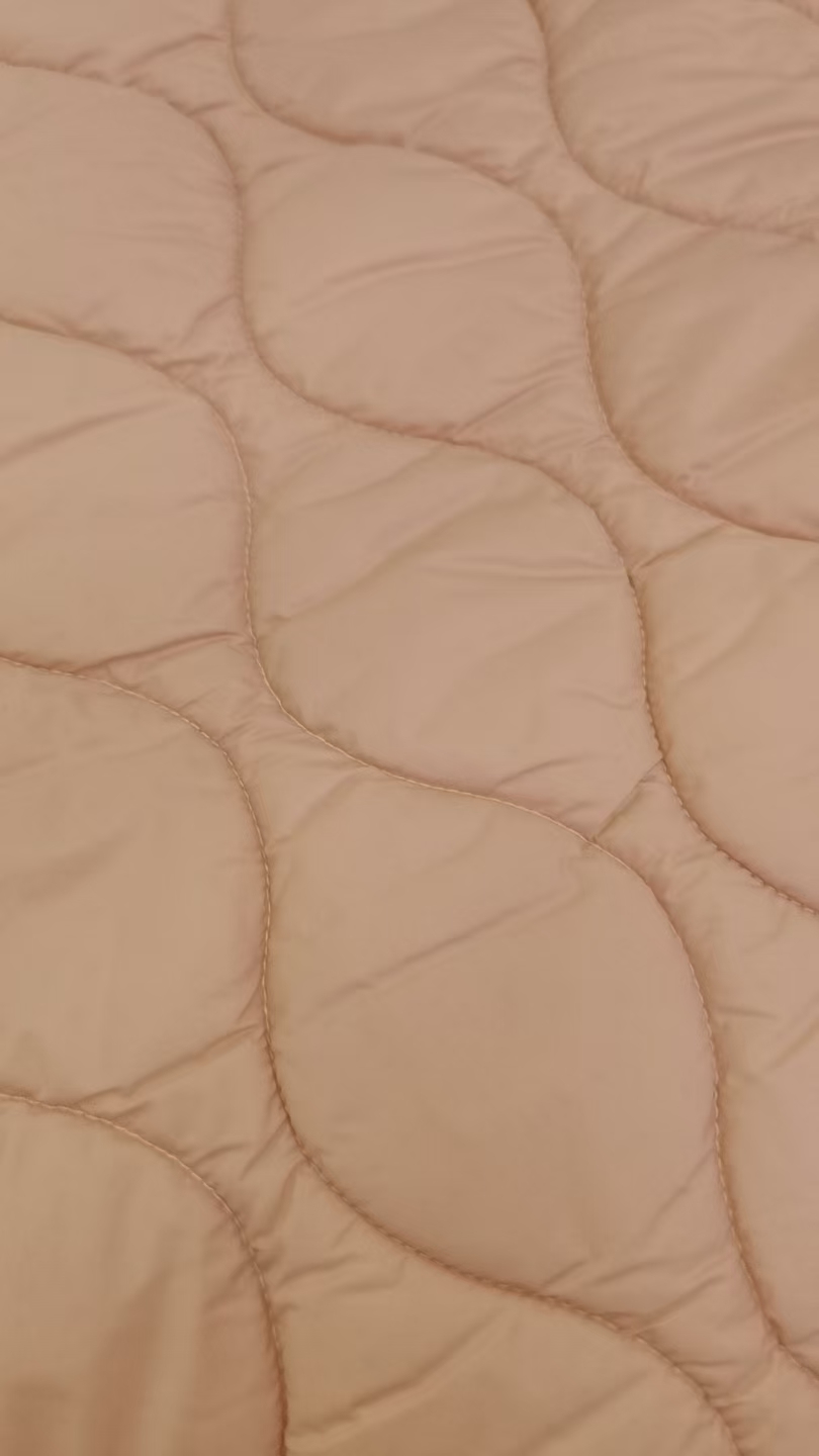 梭织绗缝含三十克羊毛