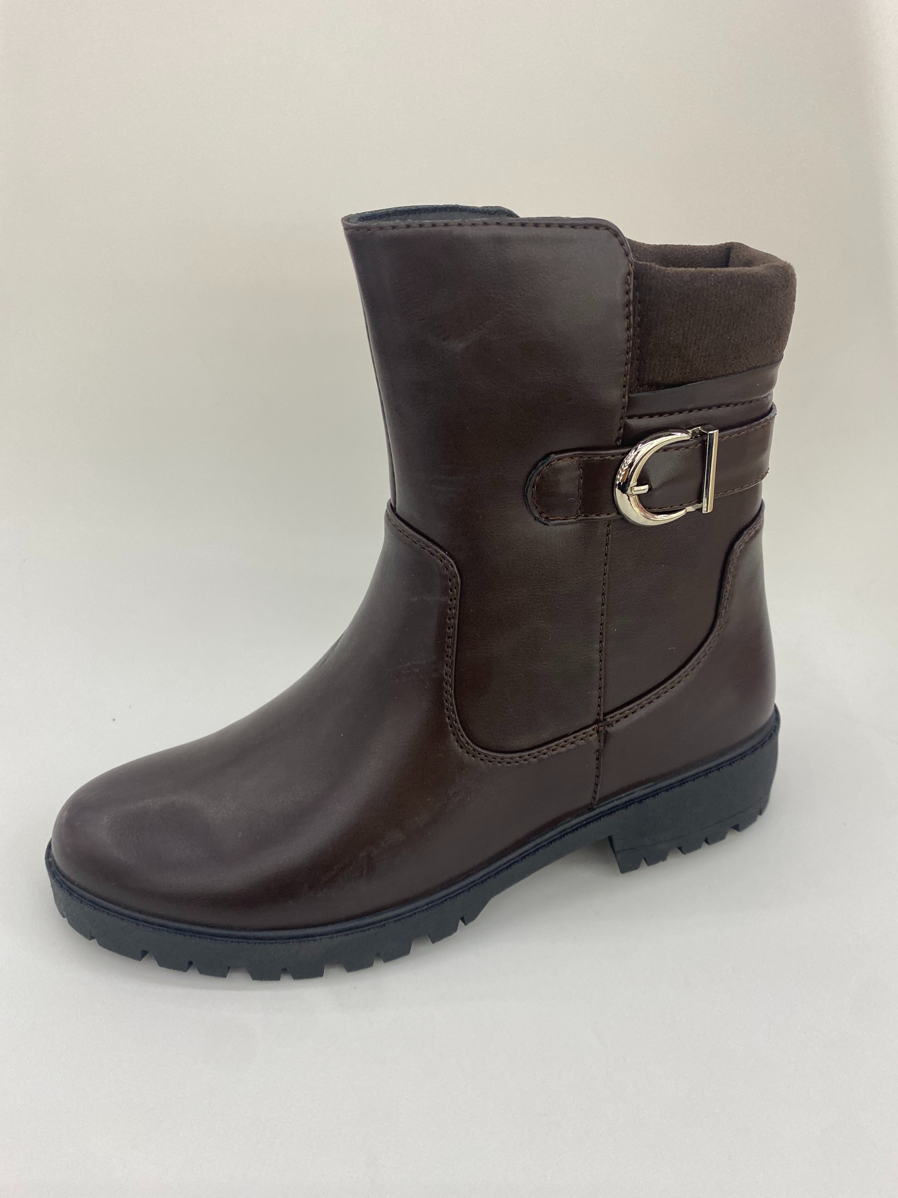 Brown design-sense women's mid-waist knitted shopping and living boots for women full figure