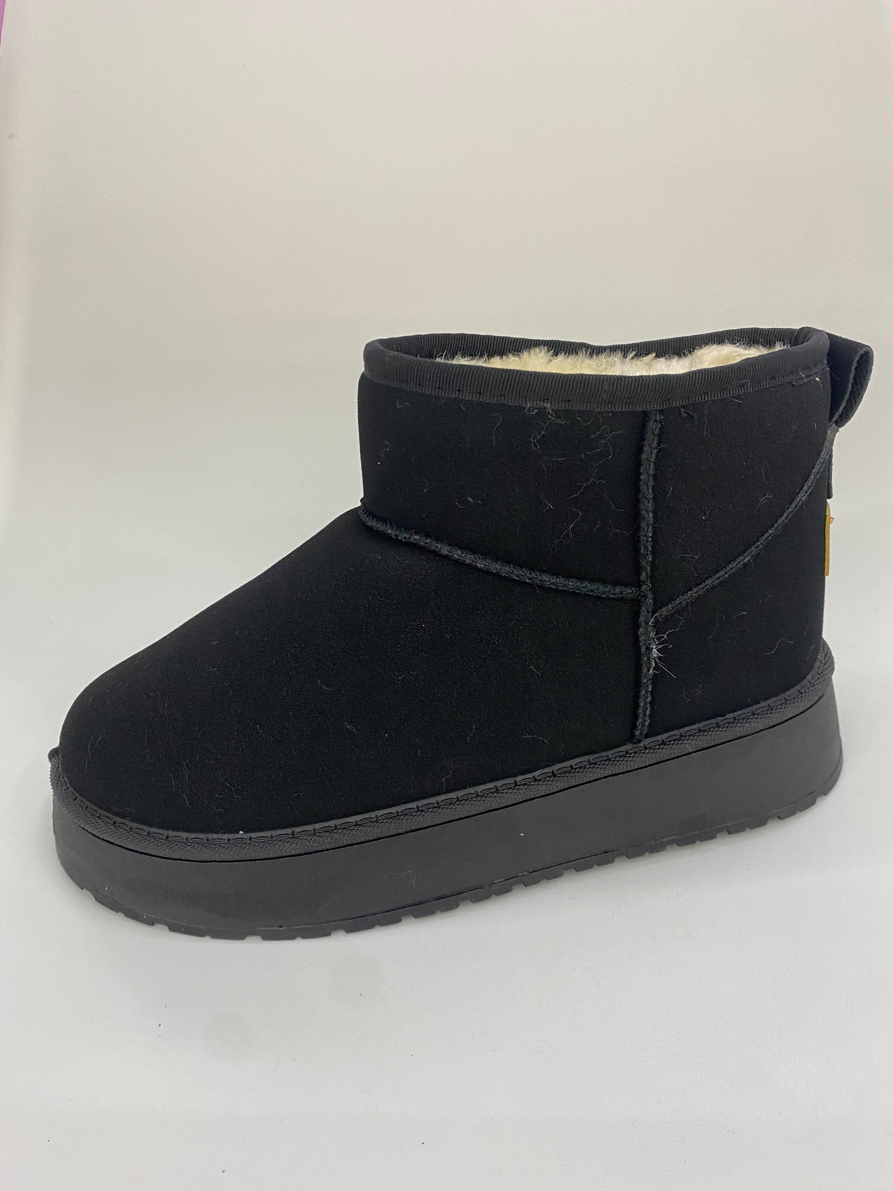 Black snow boots, warm women's boots, snow anti-slip boots for women full figure
