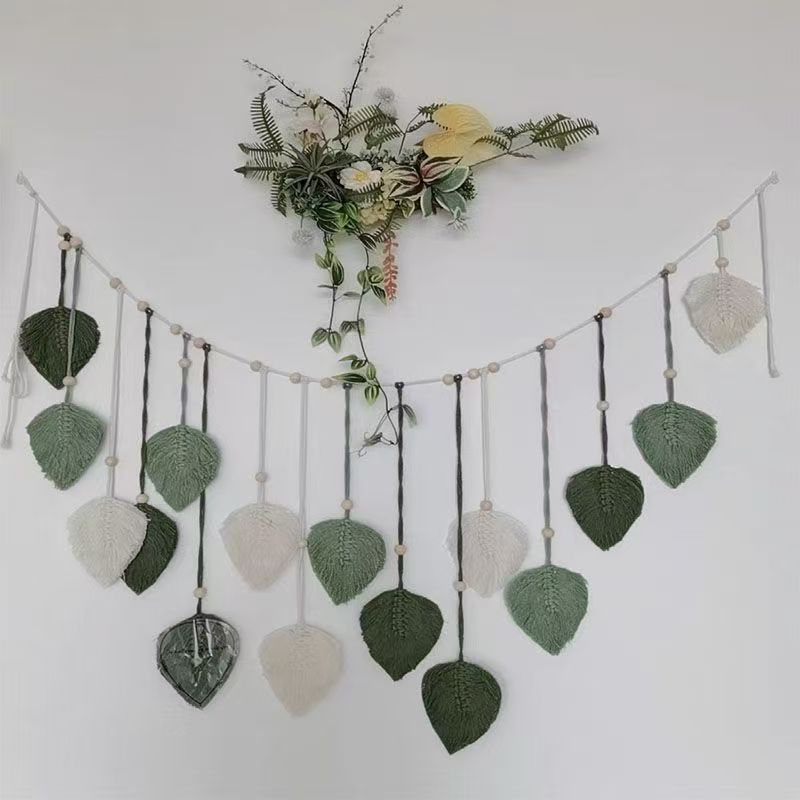 Nordic-style leaf tapestries hand-woven for wall decoration in the bedroom of a homestay, with a fresh and rural style Specification image