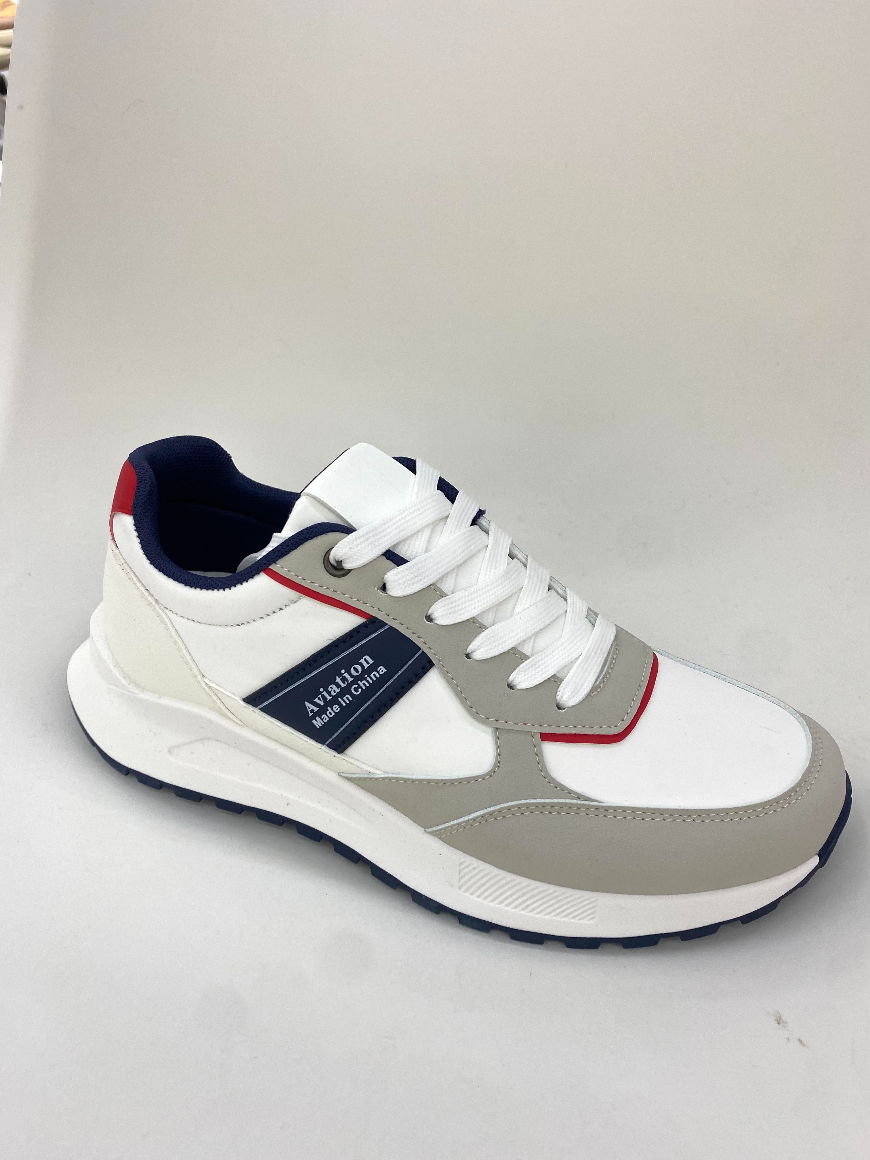 White men's running shoes for spring, breathable, comfortable, anti-slip and shock-absorbing sports shoes full figure