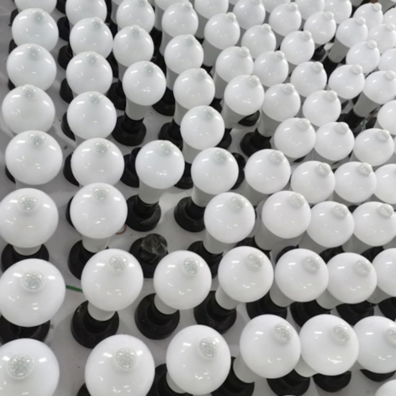 NEWDAYS brand cross-border new LED infrared sensor lighting bulb, energy-saving high-brightness E27/B22 screw-on household emergency light, ultra-long battery life led bulb Application Scenario