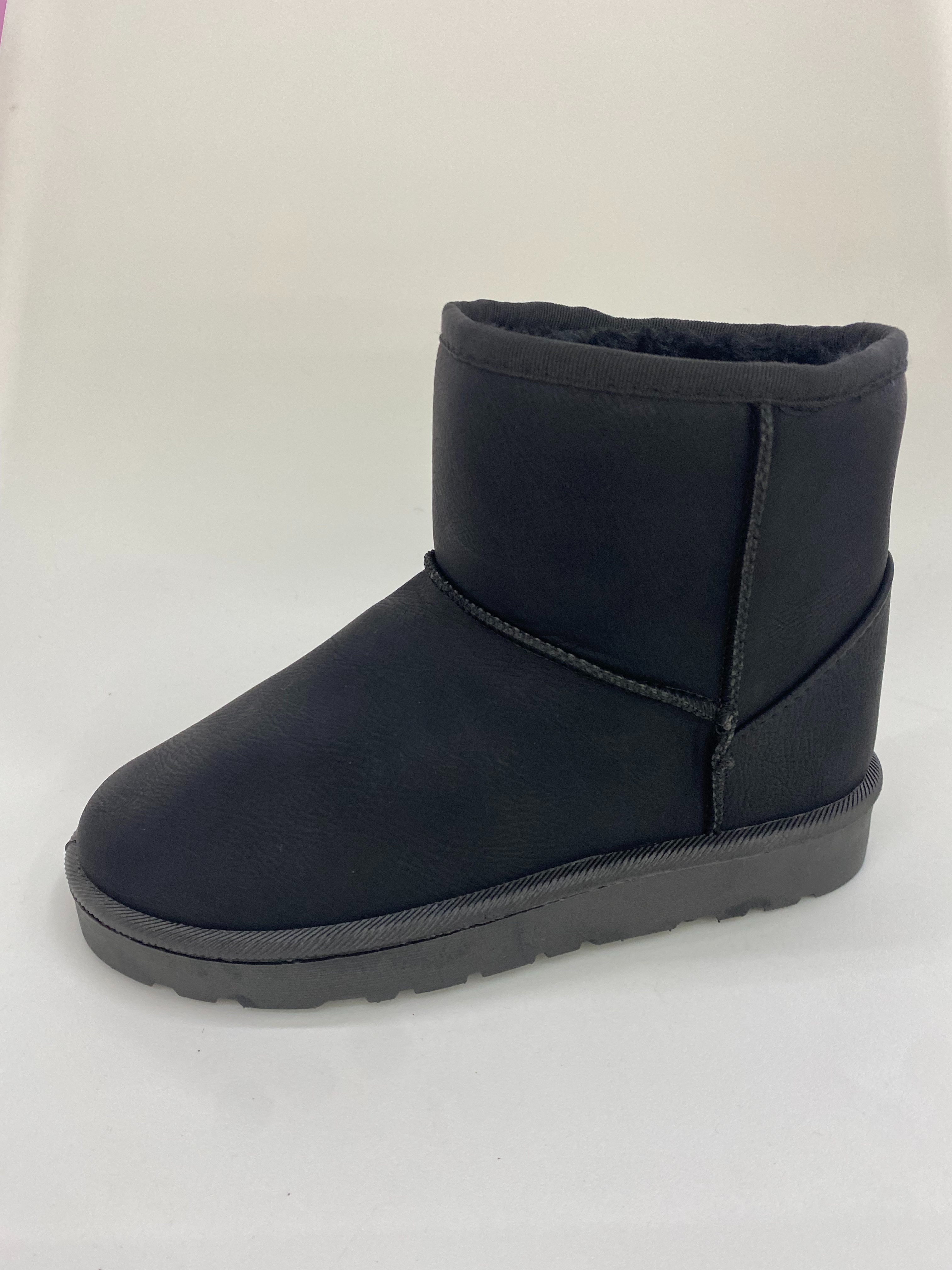 Black short-sleeved snow boots, warm women's boots, leftover winter new style full figure