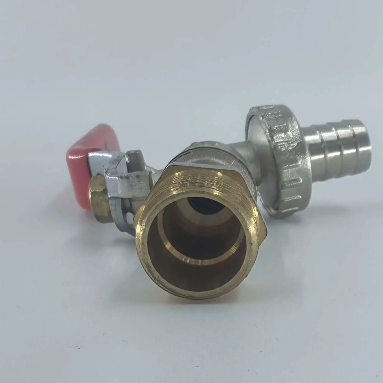 The all-copper faucet for household use is explosion-proof, leak-proof and easy to install detail image 4