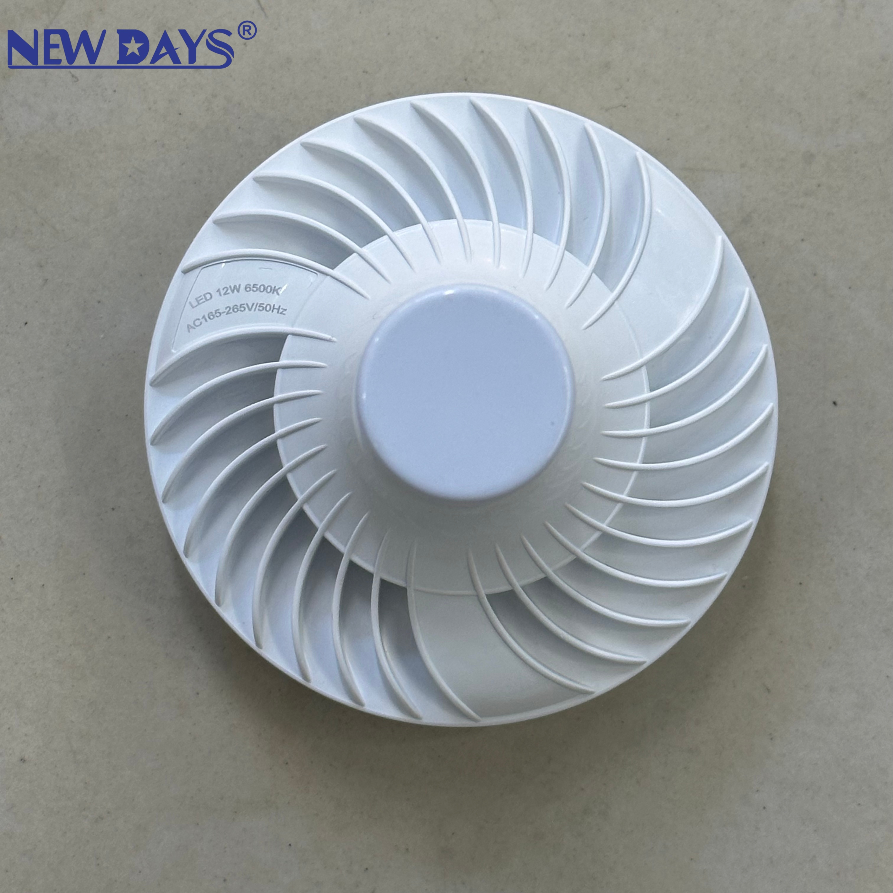 NEWDAYS brand's cross-border new led bulb three-proof flying disc lamp, energy-saving and high-brightness lighting lamp, indoor and outdoor plastic material E27 screw-top led bulb ball details Picture