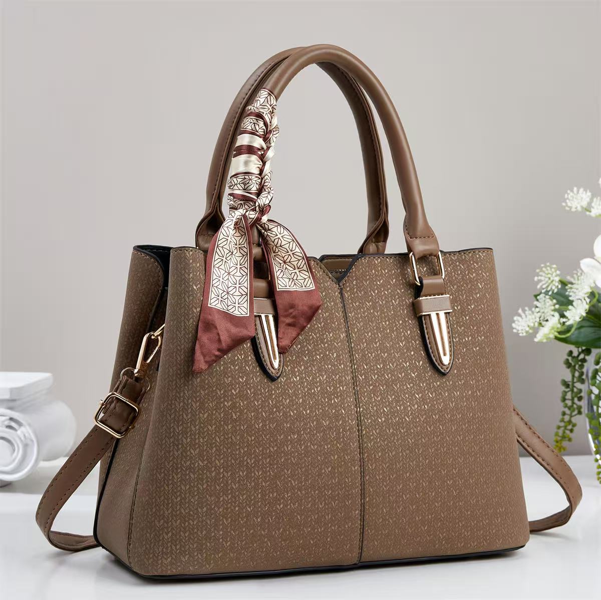 High-quality women's sachet, fashionable crossbody bag for women. PU High-quality women's sachet, fashionable crossbody bag for women