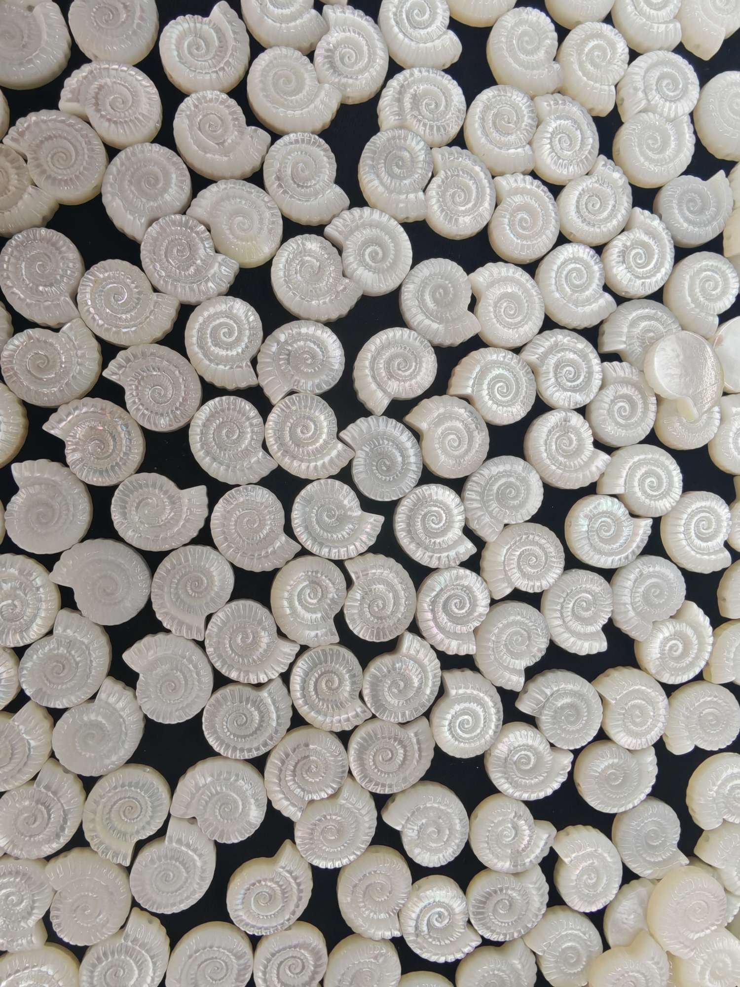 天然贝壳DIY饰品配件海螺形状精雕手链项链耳环吊坠DIY配件潮玩配件