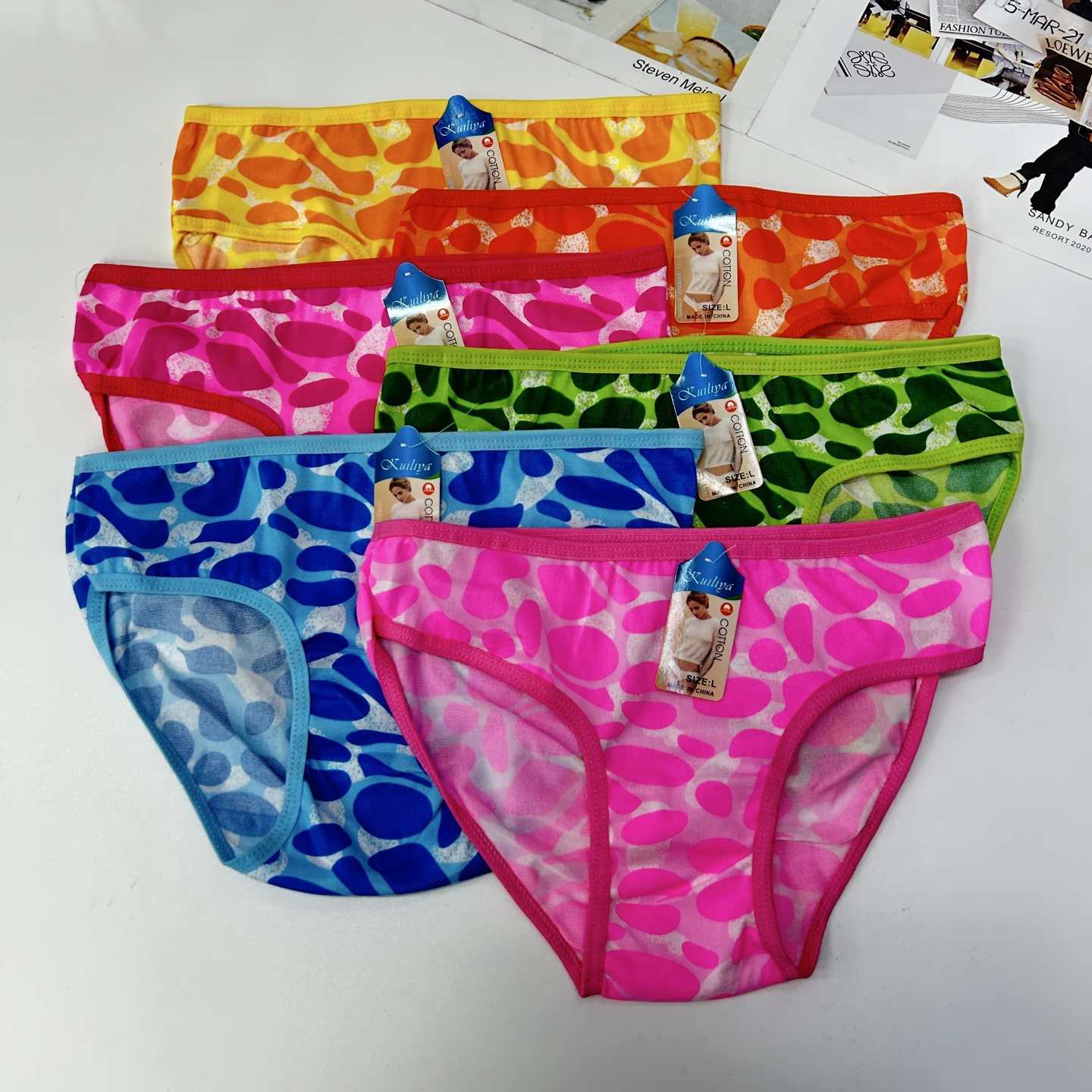 女士三角裤实物图