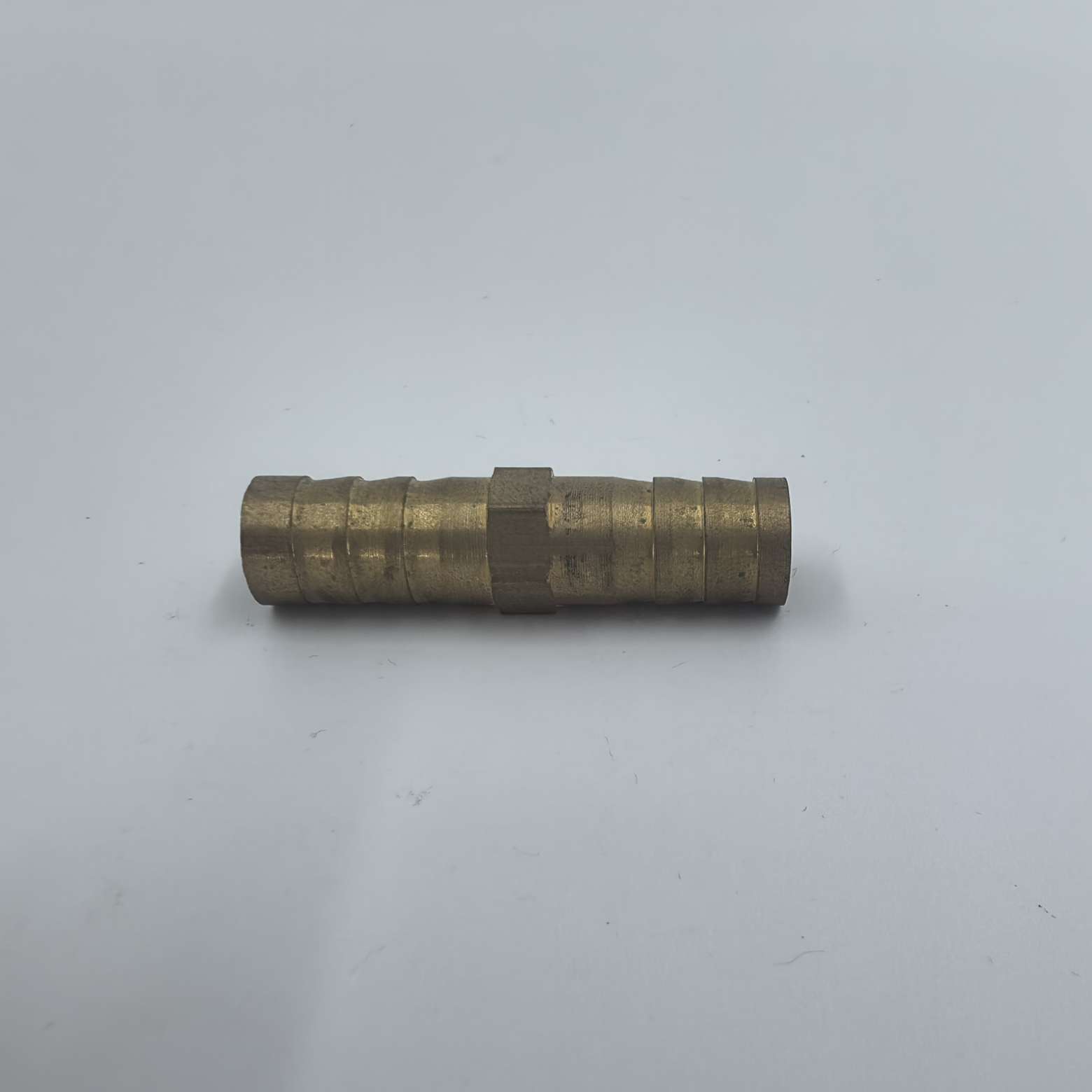 All-copper thickened one-piece forged explosion-proof and leak-proof inner and outer wire water heating copper joint detail image 2